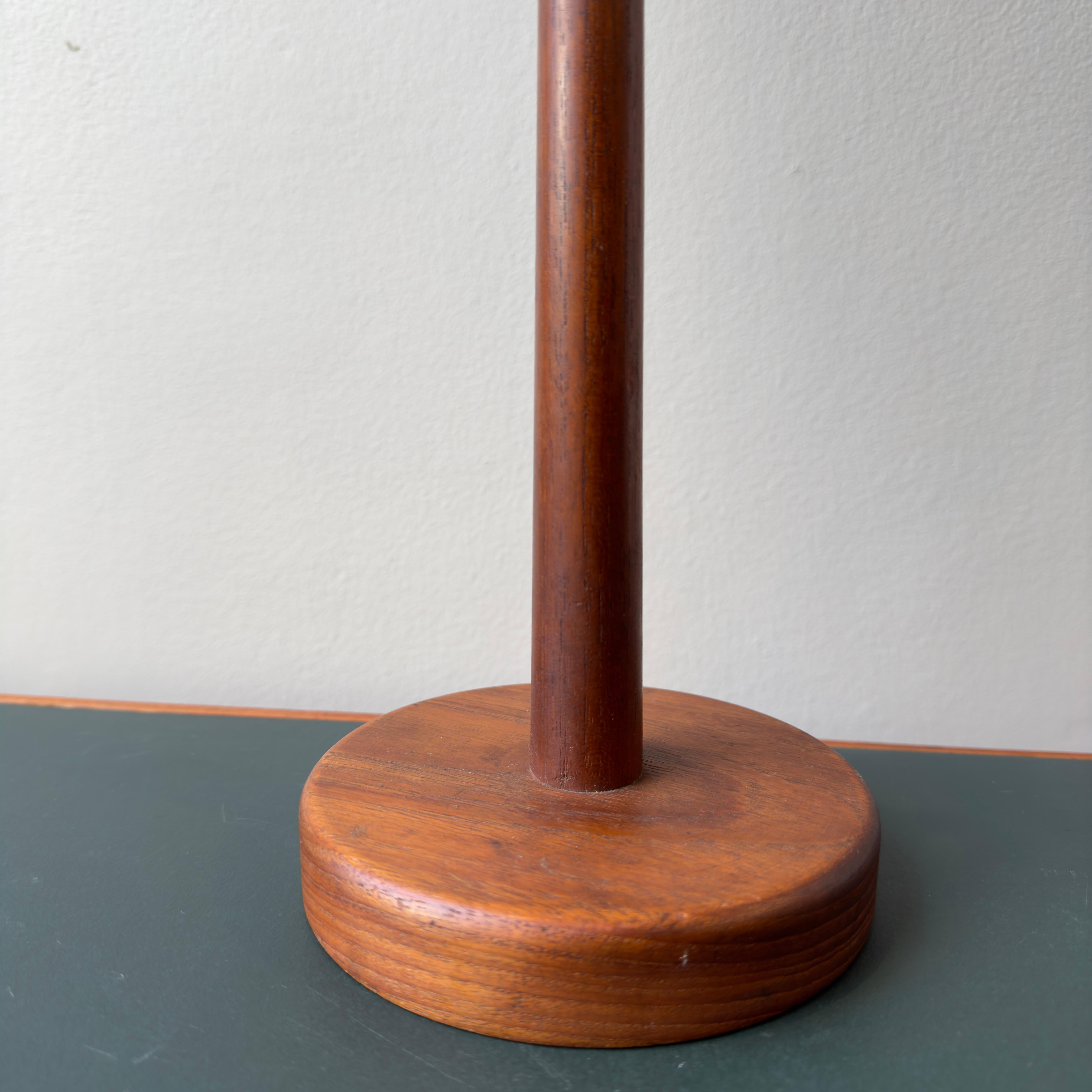 Midcentury Twin Headed Teak Lamp In Good Condition For Sale In London, GB