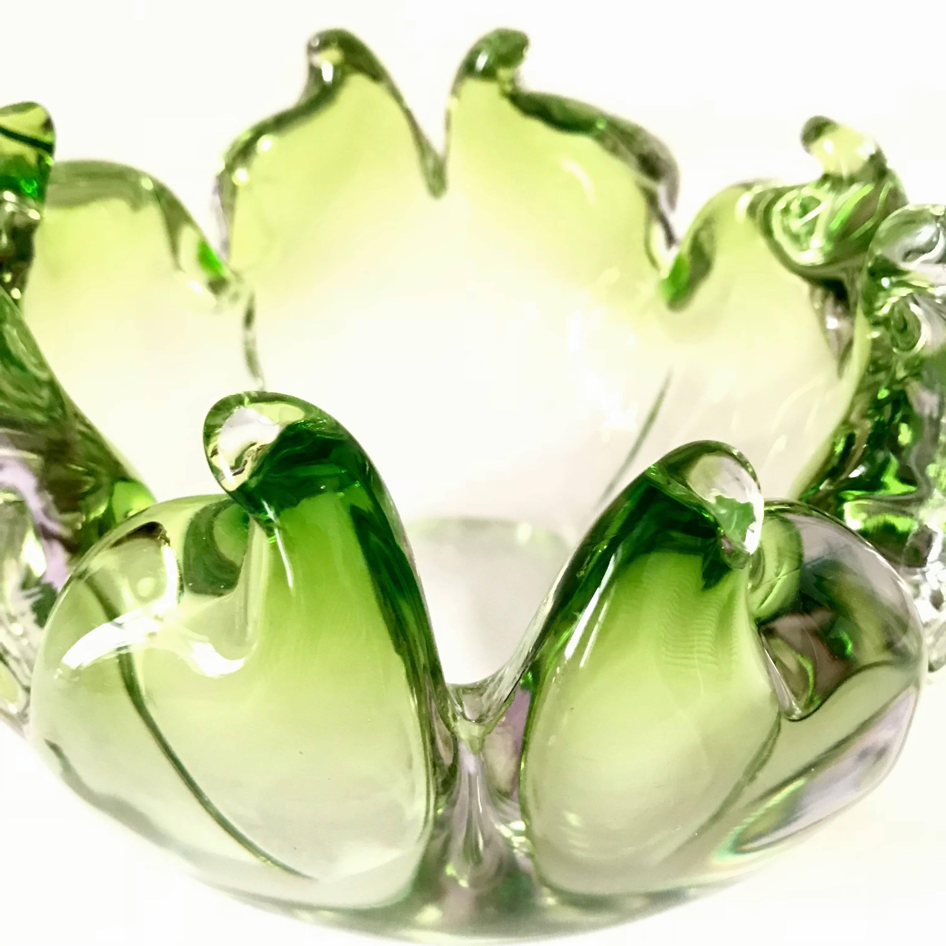 Midcentury Twisted Flame Blown Green Murano Art Glass Bowl, Italy, 1950s 3