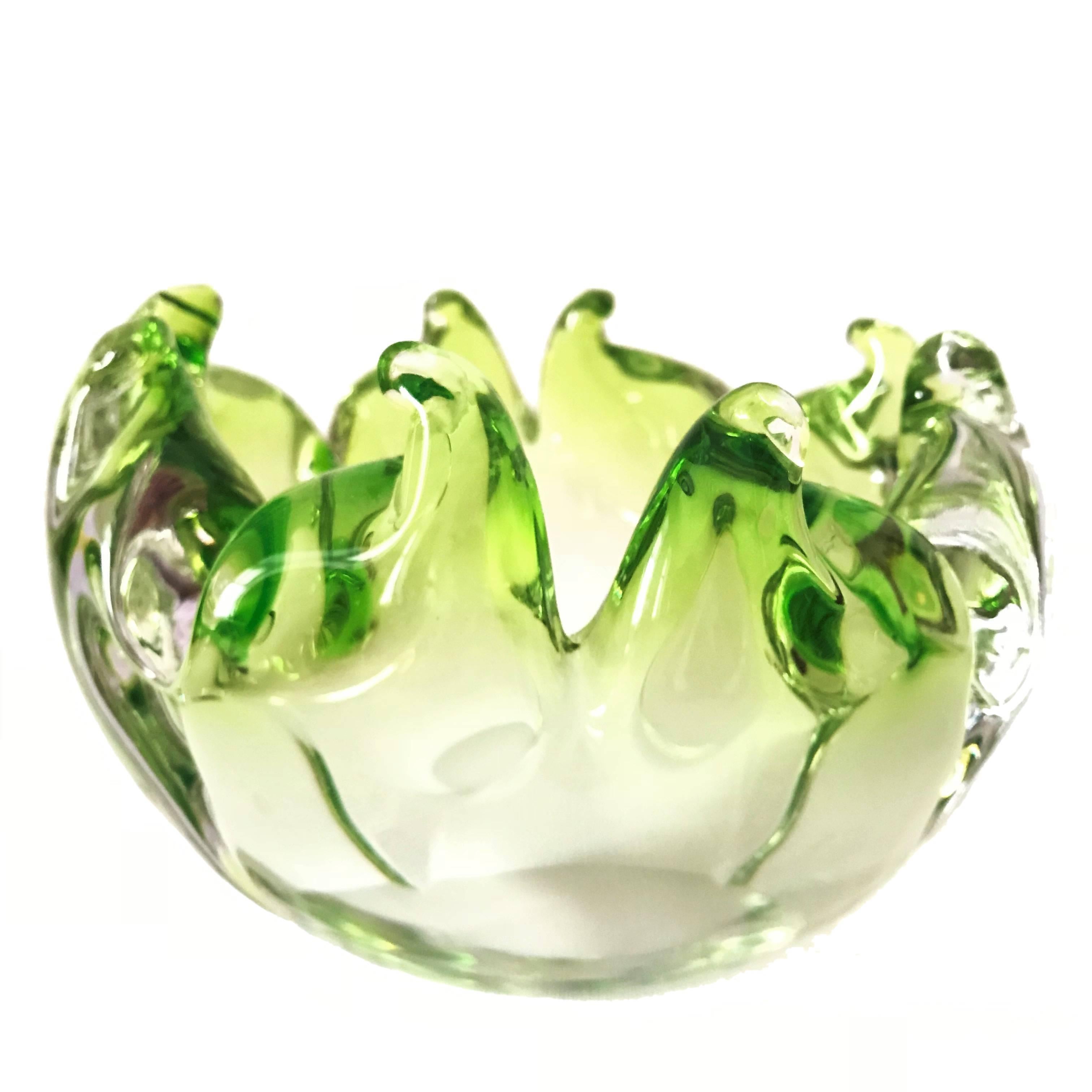 Midcentury Twisted Flame Blown Green Murano Art Glass Bowl, Italy, 1950s 4