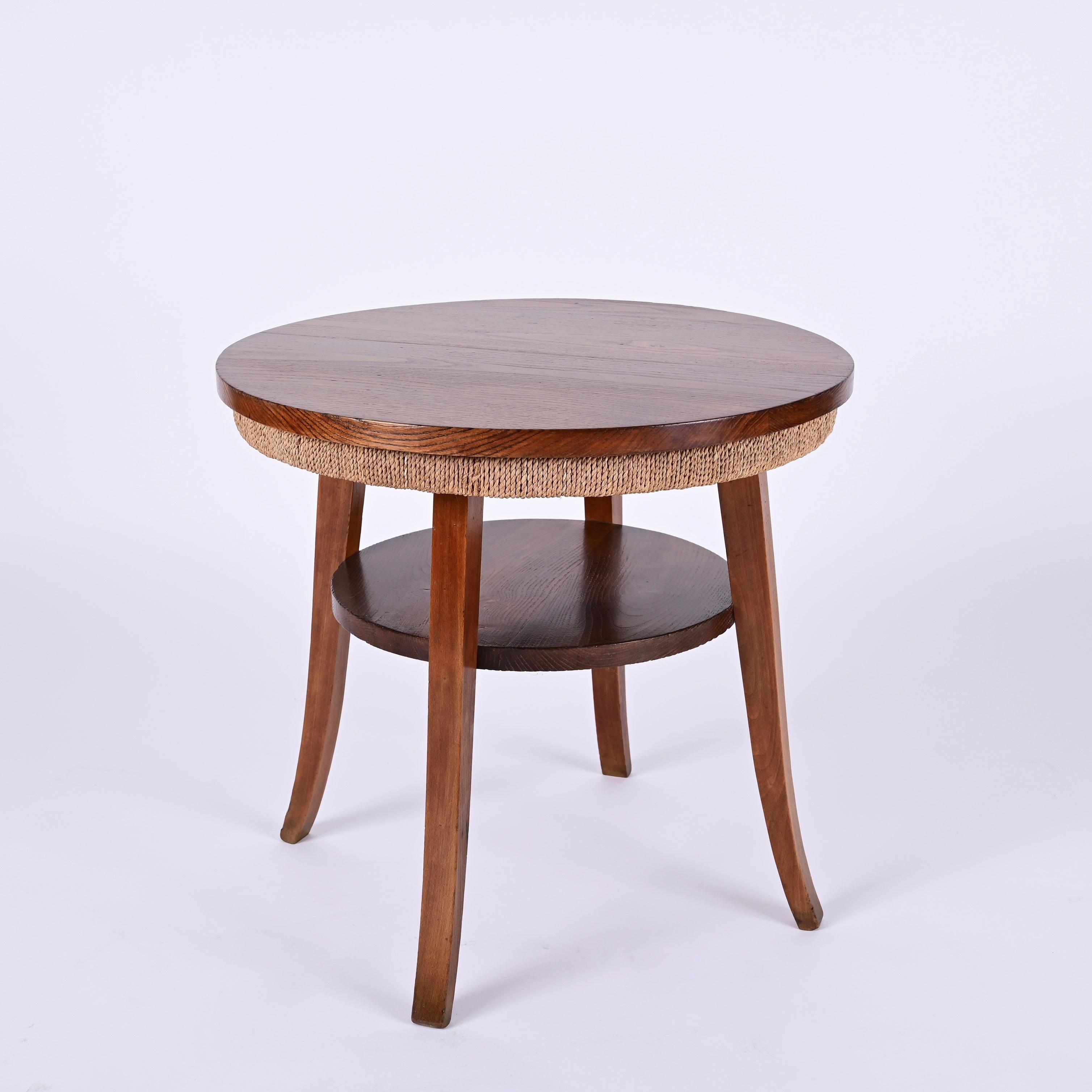 Midcentury Two-Tier Round Rope and Chestnut Wood Italian Coffee Table, 1950s In Good Condition For Sale In Roma, IT