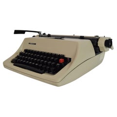 Máquina de escribir/consola de mediados de siglo, tipo 2224, años 80