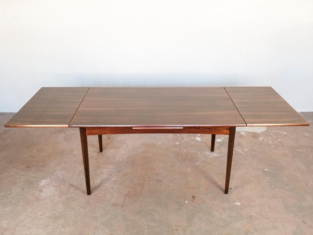 Midcentury Typical Danish Extendable Table in Rosewood In Good Condition For Sale In Beveren, BE