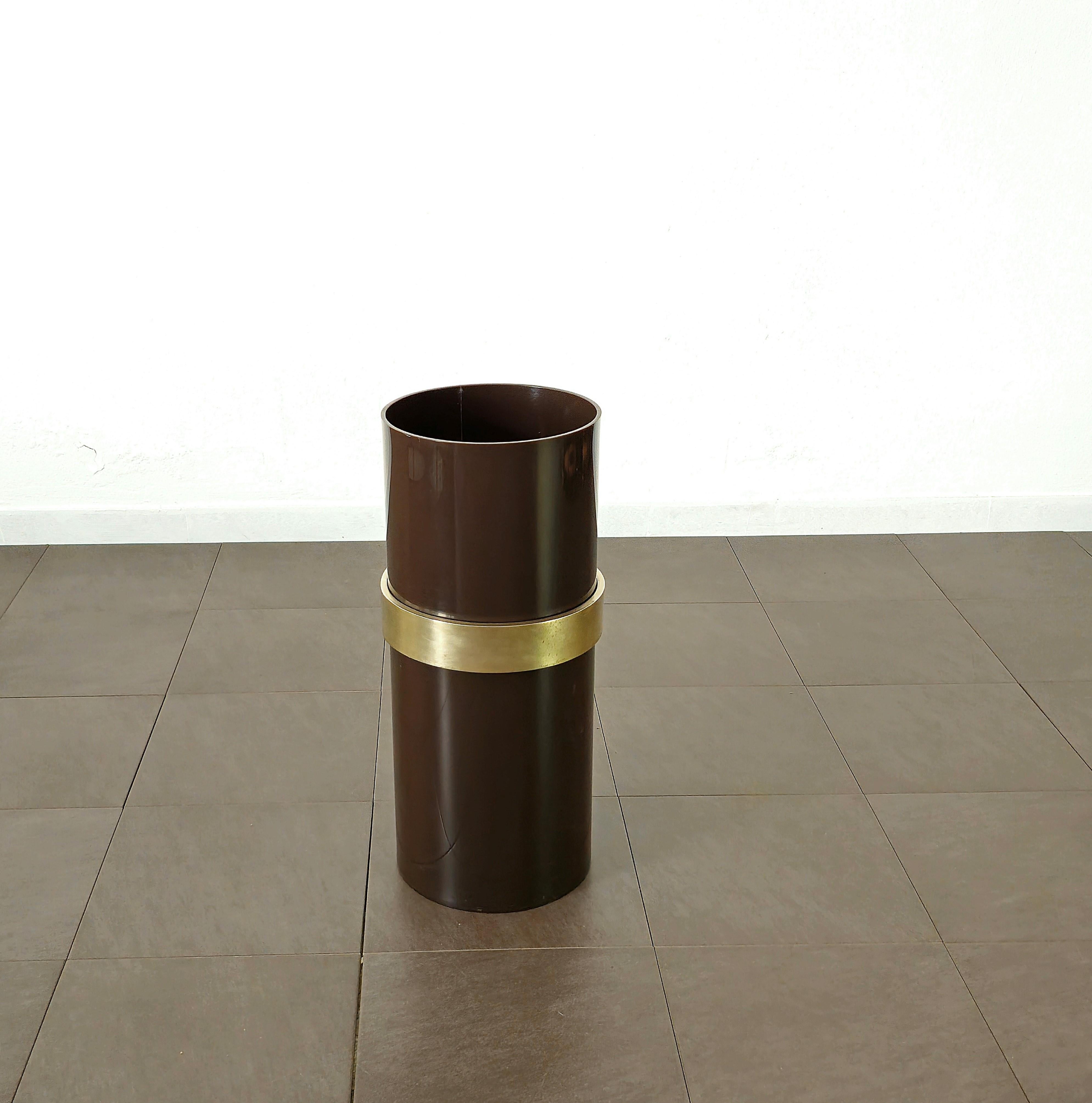 Mid-Century Modern Midcentury Umbrella Stand Brown Plastic Brass Cylindrical Italian Design 1970s For Sale
