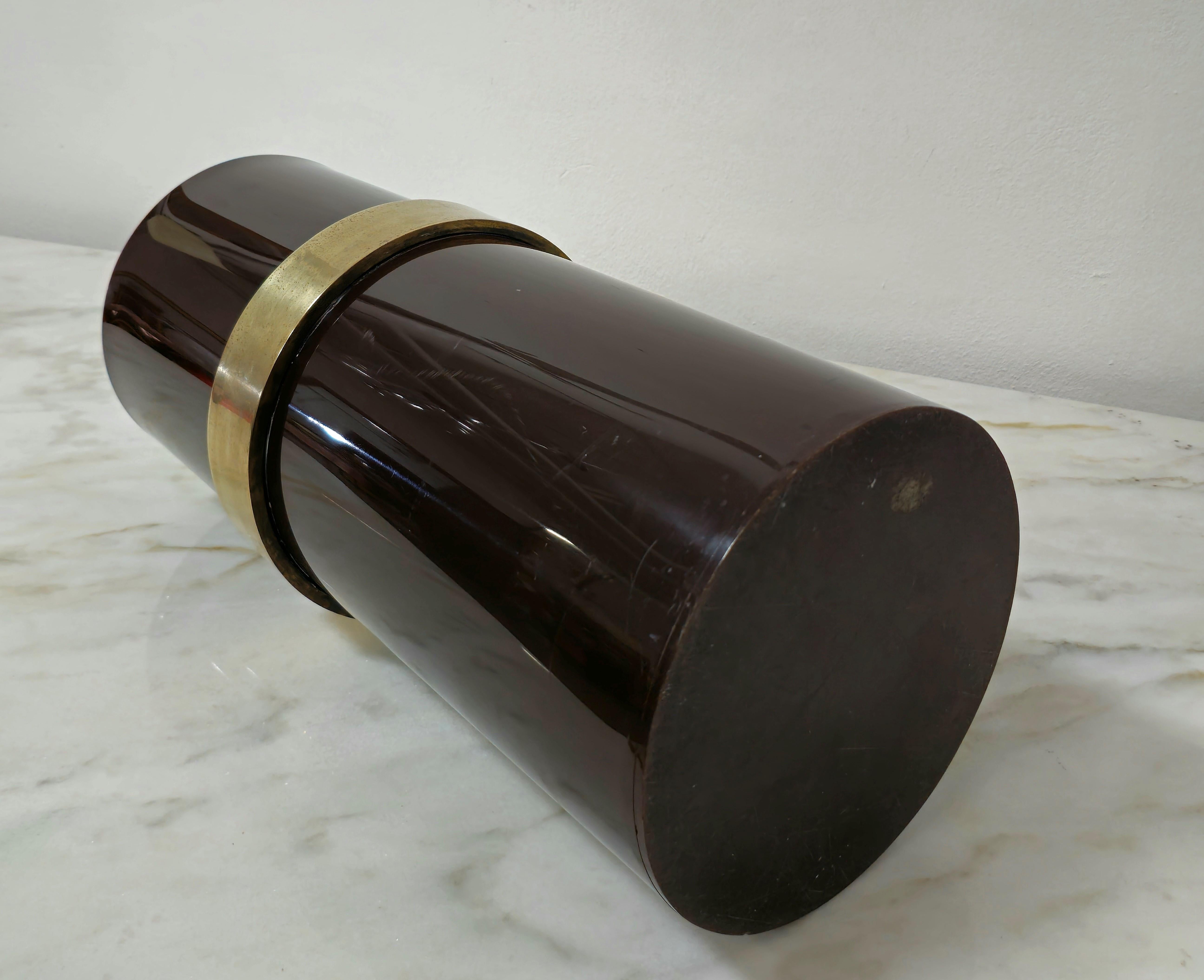 Midcentury Umbrella Stand Brown Plastic Brass Cylindrical Italian Design 1970s For Sale 4