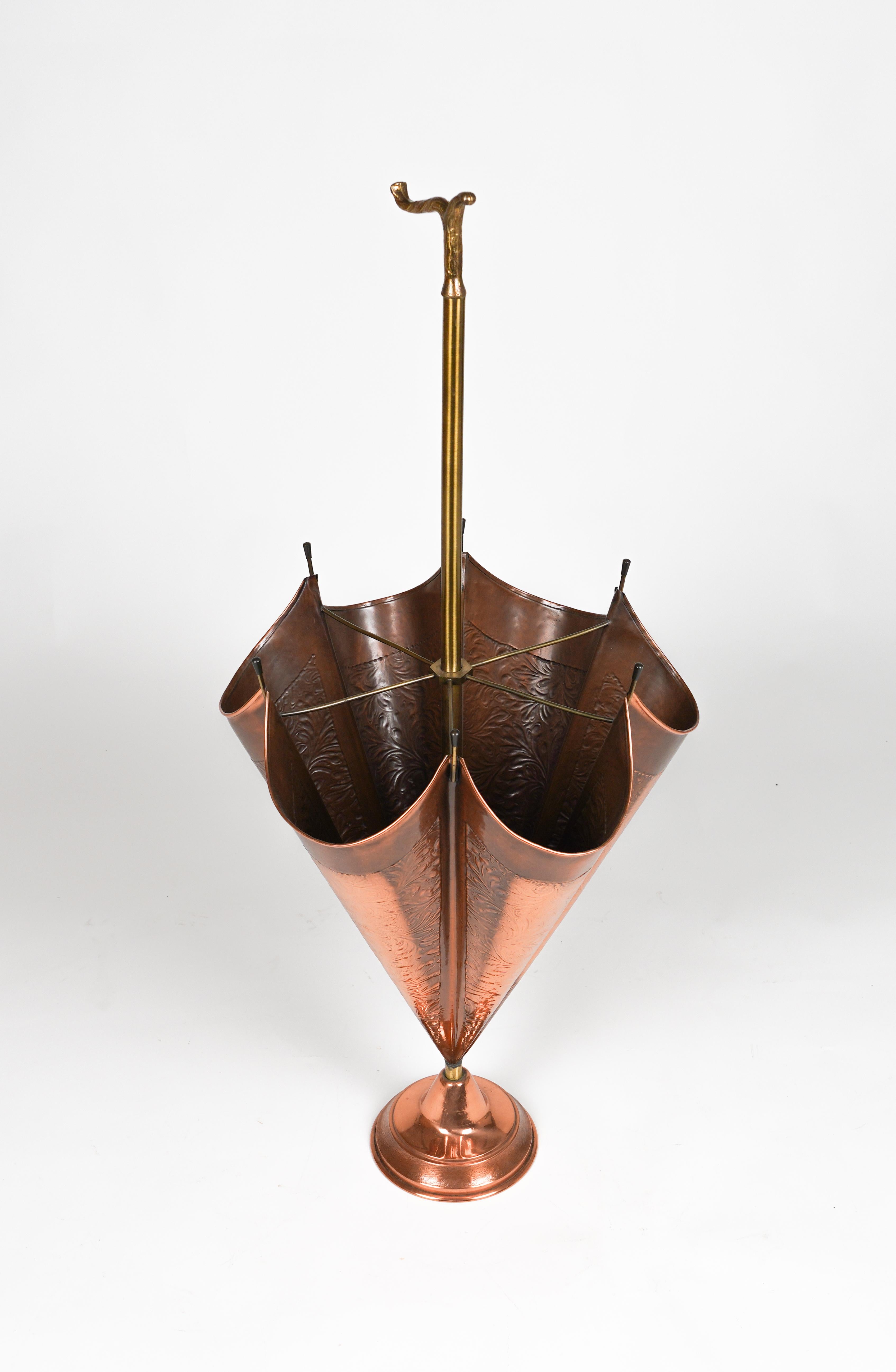Metal Midcentury Umbrella Stand in Copper and Brass, Italy 1970s For Sale