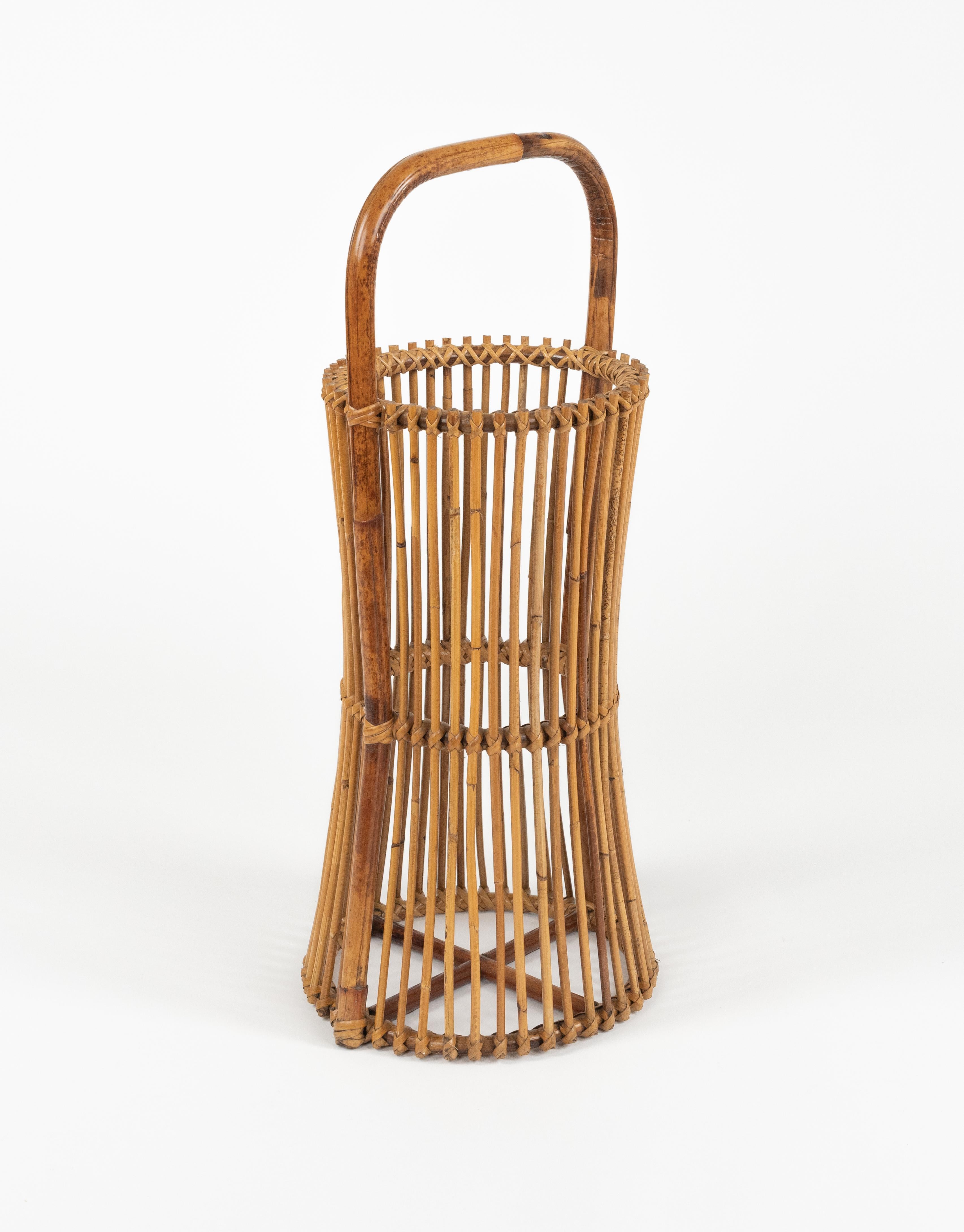 Italiano Portaombrelli di metà secolo in rattan e bambù in stile Franco Albini, Italia 1960 in vendita