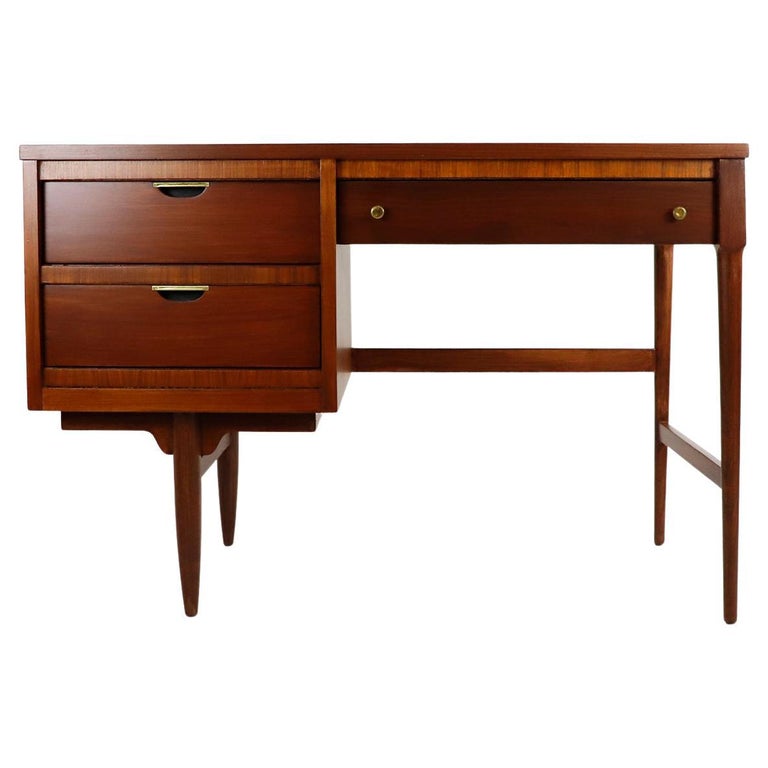 Midcentury United Furniture Corporation Desk For Sale