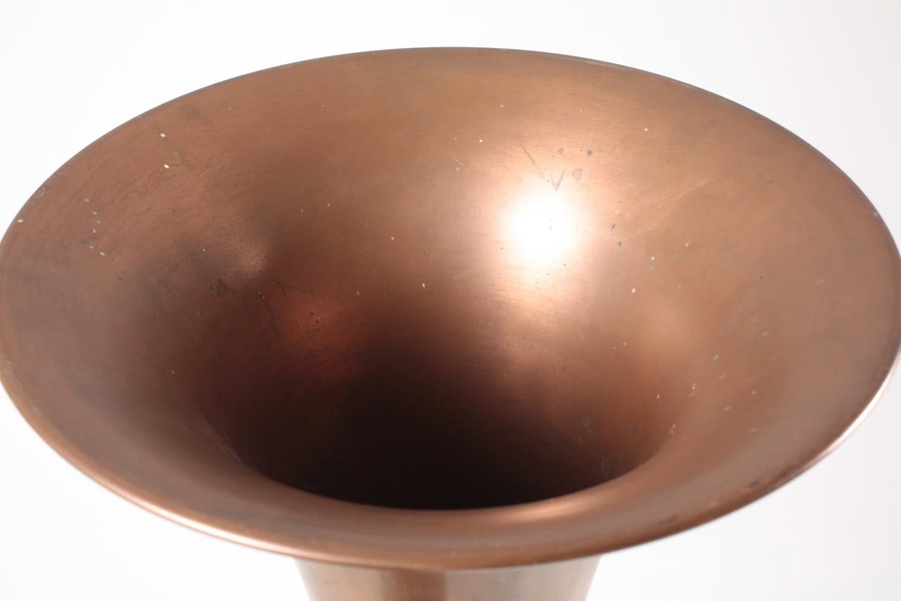 Midcentury Uplight in Copper, Designed by Louis Poulsen Danish Design, 1940s For Sale 2