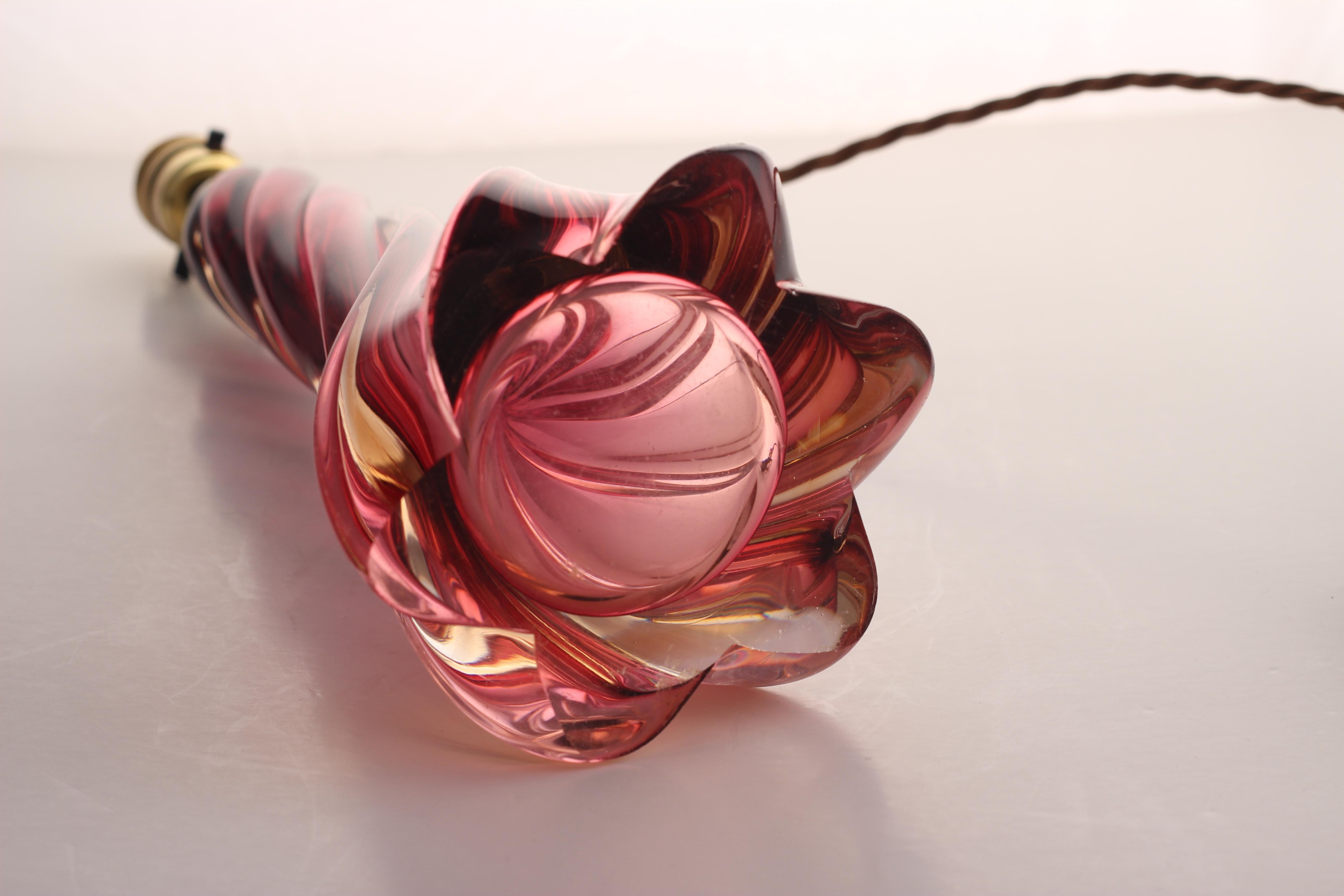 Val Saint Lambert Glas-Tischlampe aus der Mitte des Jahrhunderts (Moderne der Mitte des Jahrhunderts) im Angebot