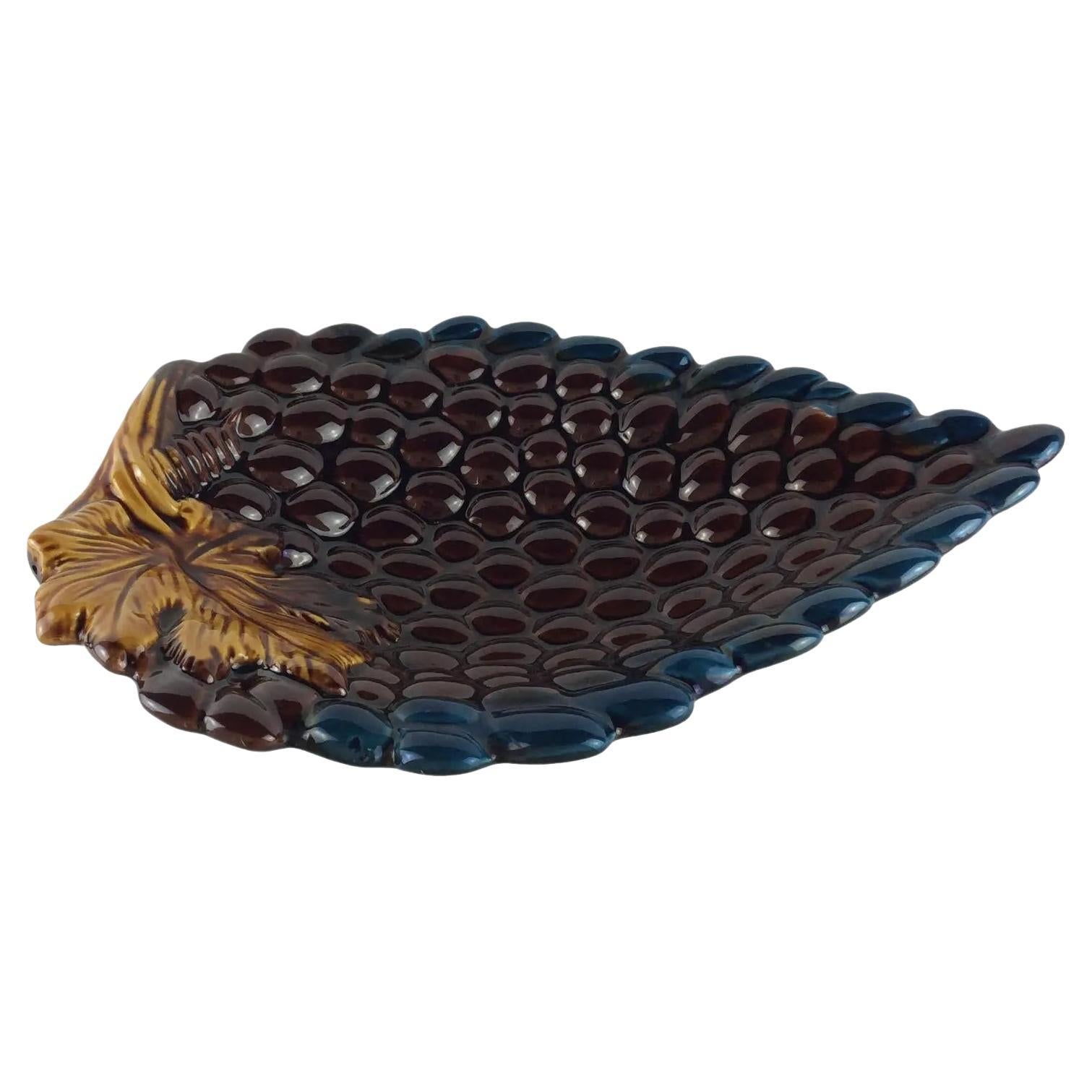 Piatto da portata in ceramica maiolicata Vallauris AM, metà del secolo scorso