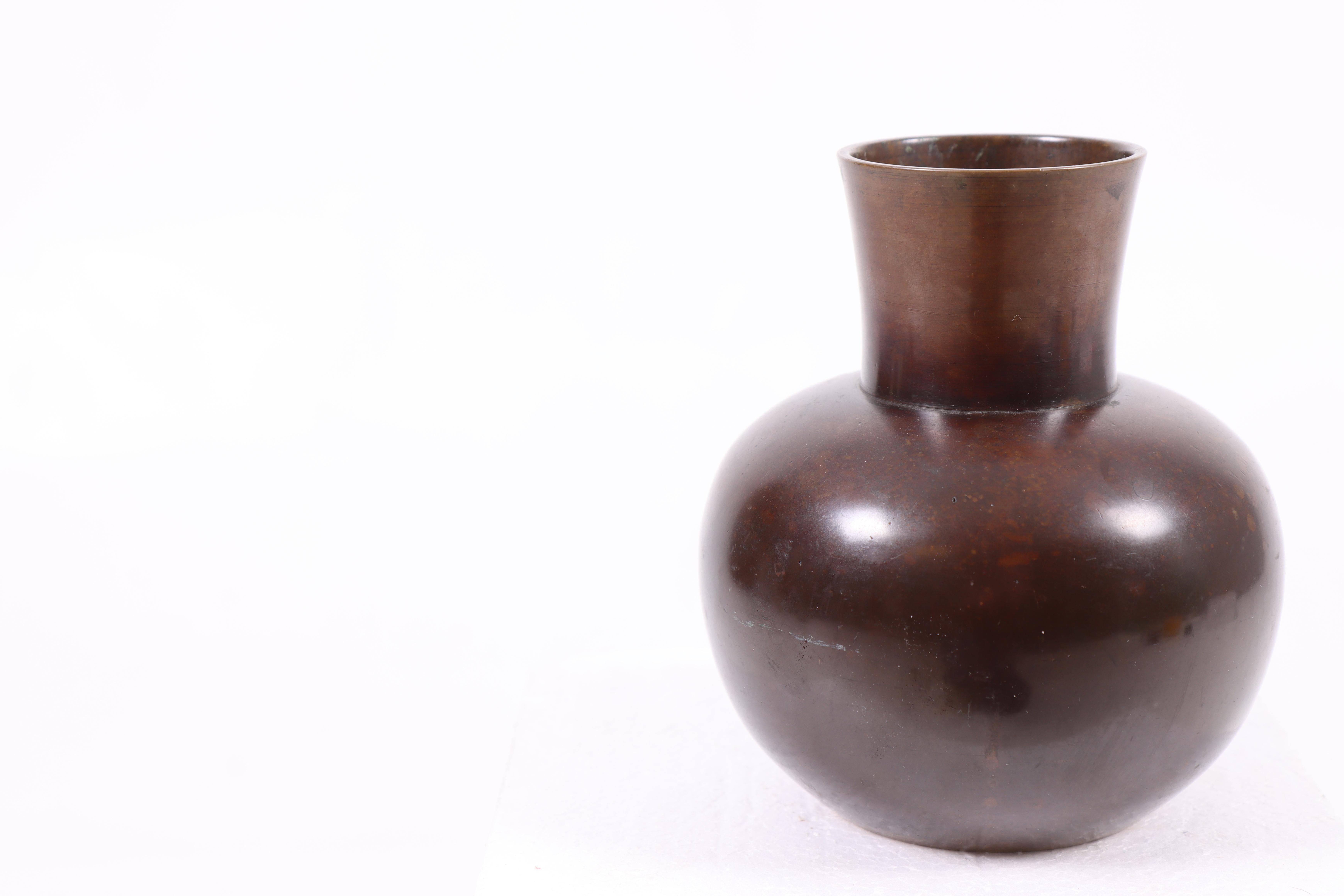 Danese Vaso del Medioevo in bronzo progettato e realizzato da Brdr. Grage, anni '50 in vendita