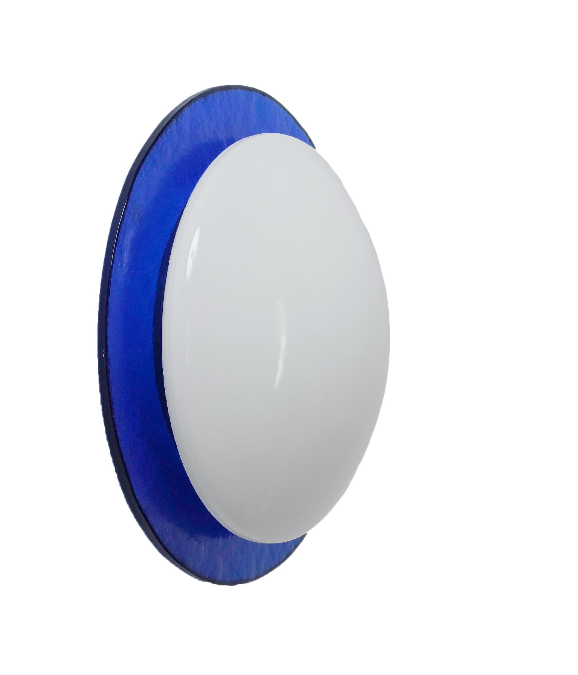 MIdcentury Vetri Murano Round Blue and White Artistic Glass Italian Sconce 1970s For Sale 9