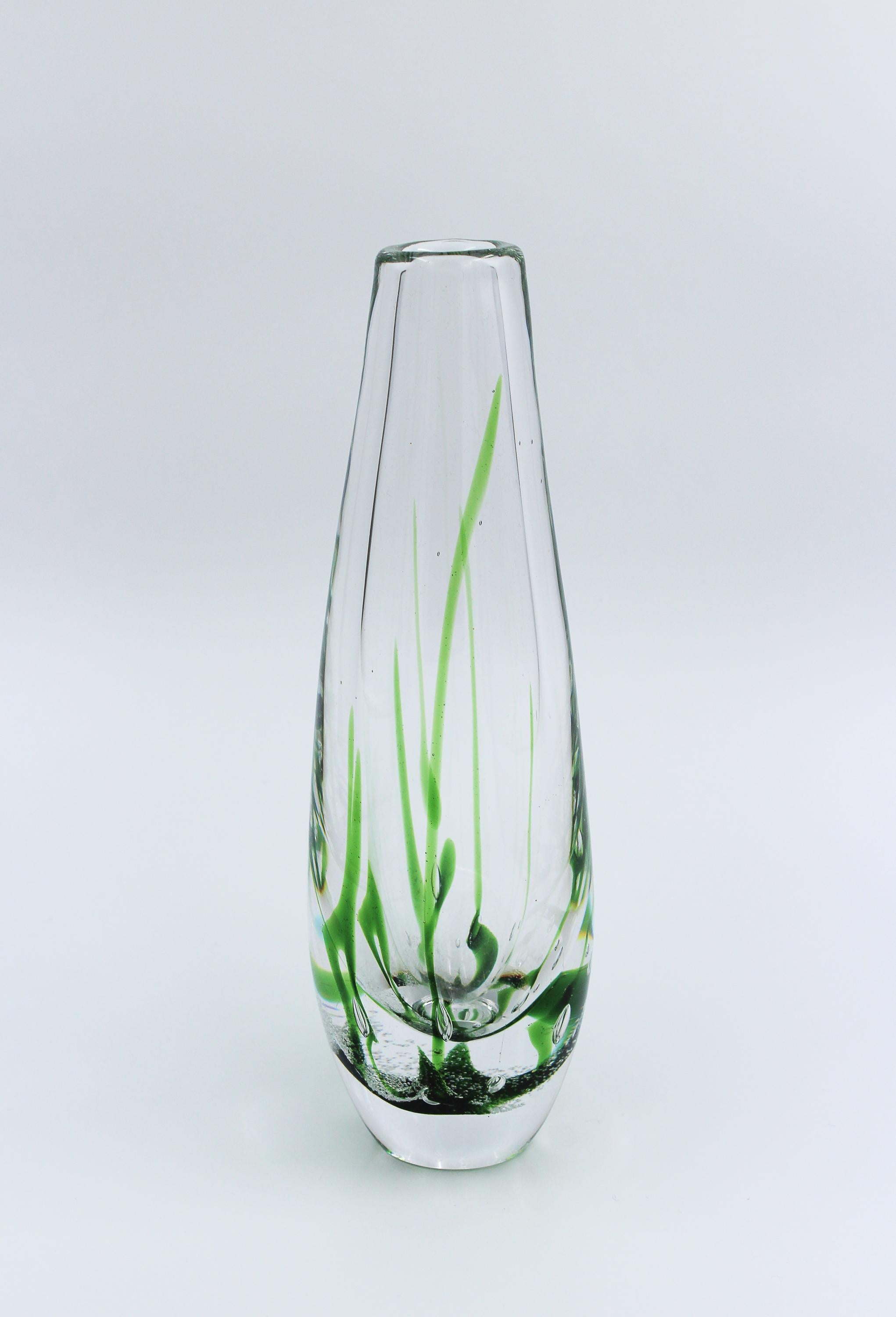 Midcentury Vicke Lindstrand Glass Vase by Kosta, 1960s For Sale 7