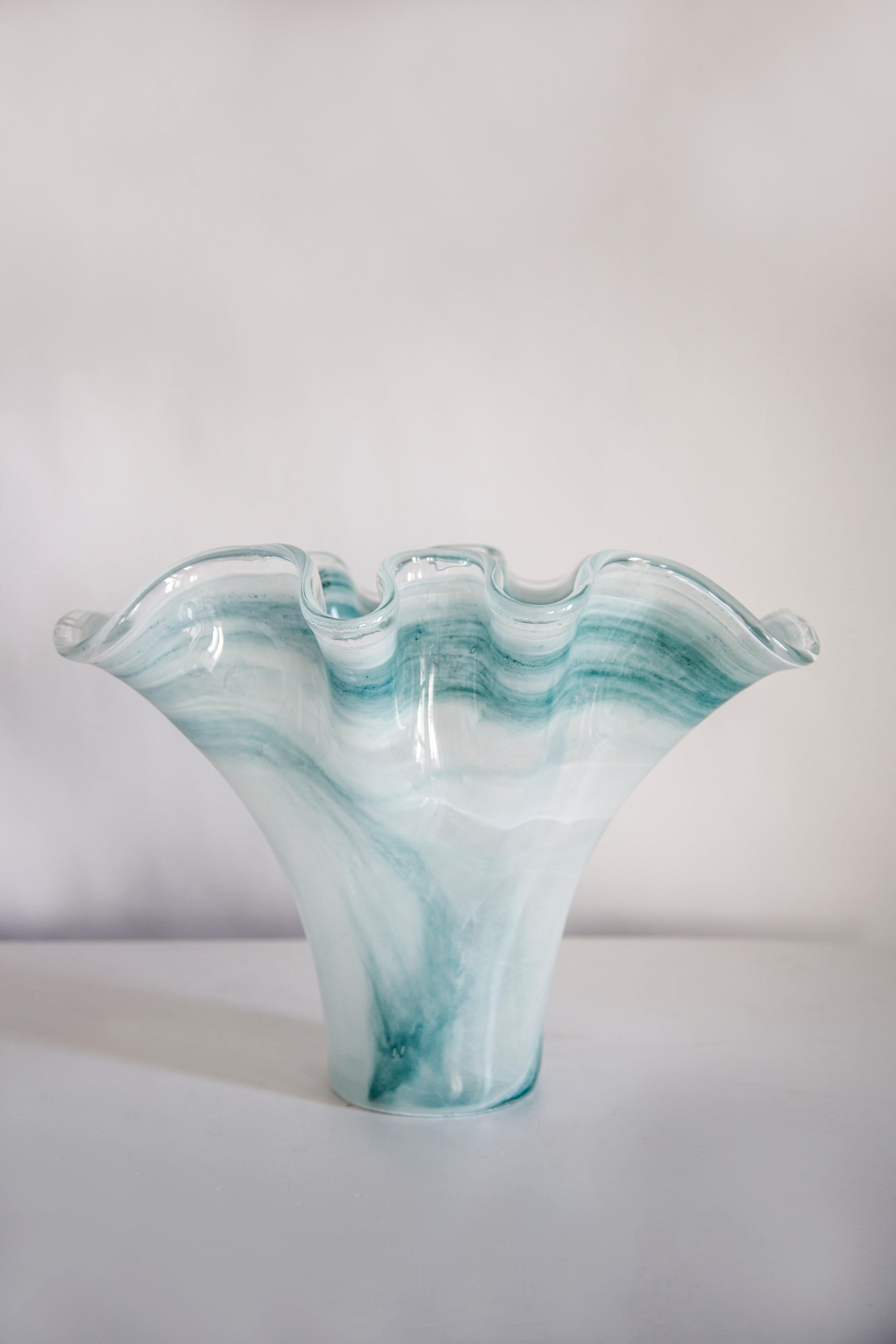 Mid-Century moderno Vaso di vetro di Murano di metà secolo Acqua Blue Big, Italia, anni 2000