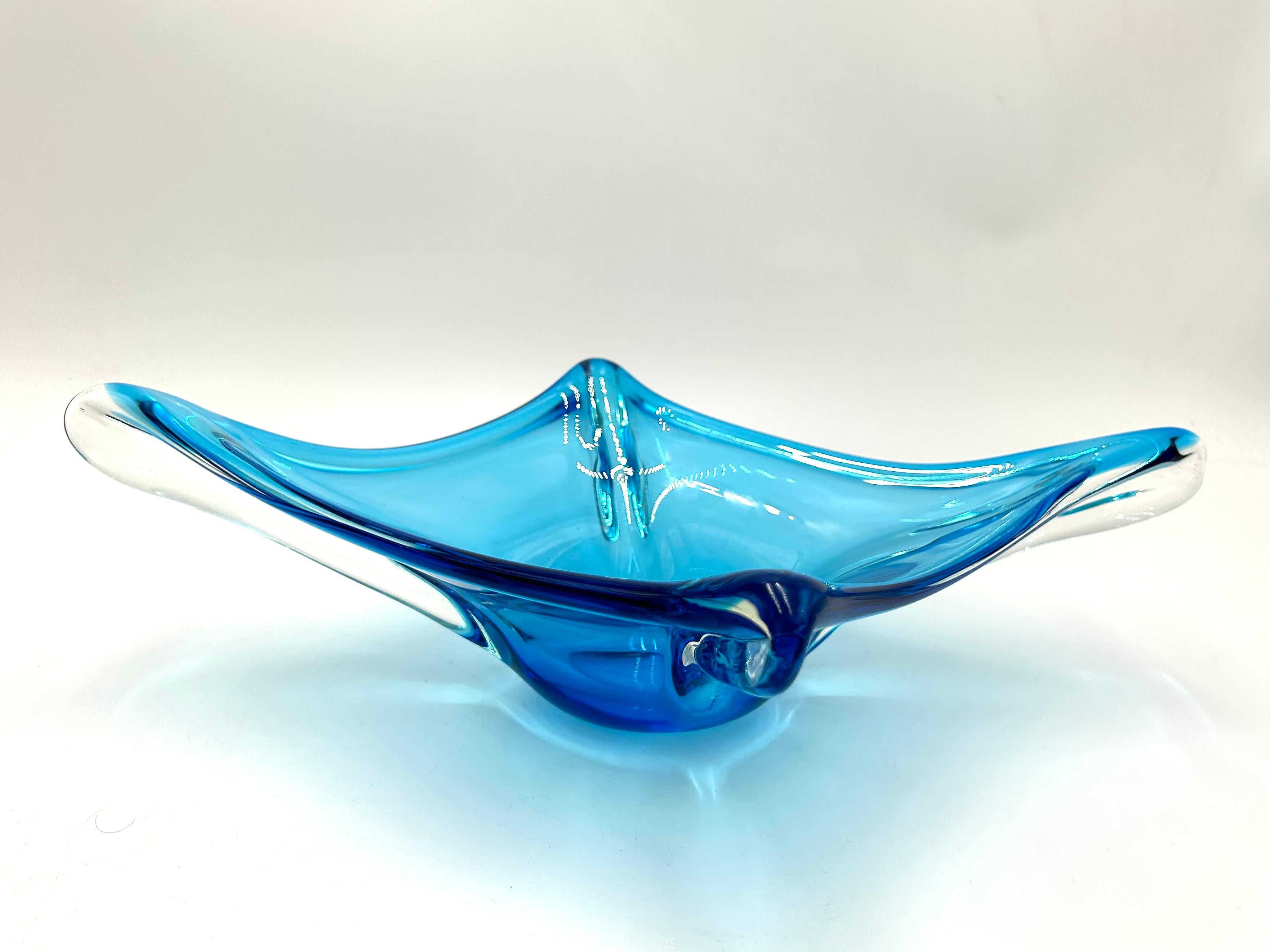 Cristal Bol Bleu Artistique Vintage du Milieu du Siècle en vente
