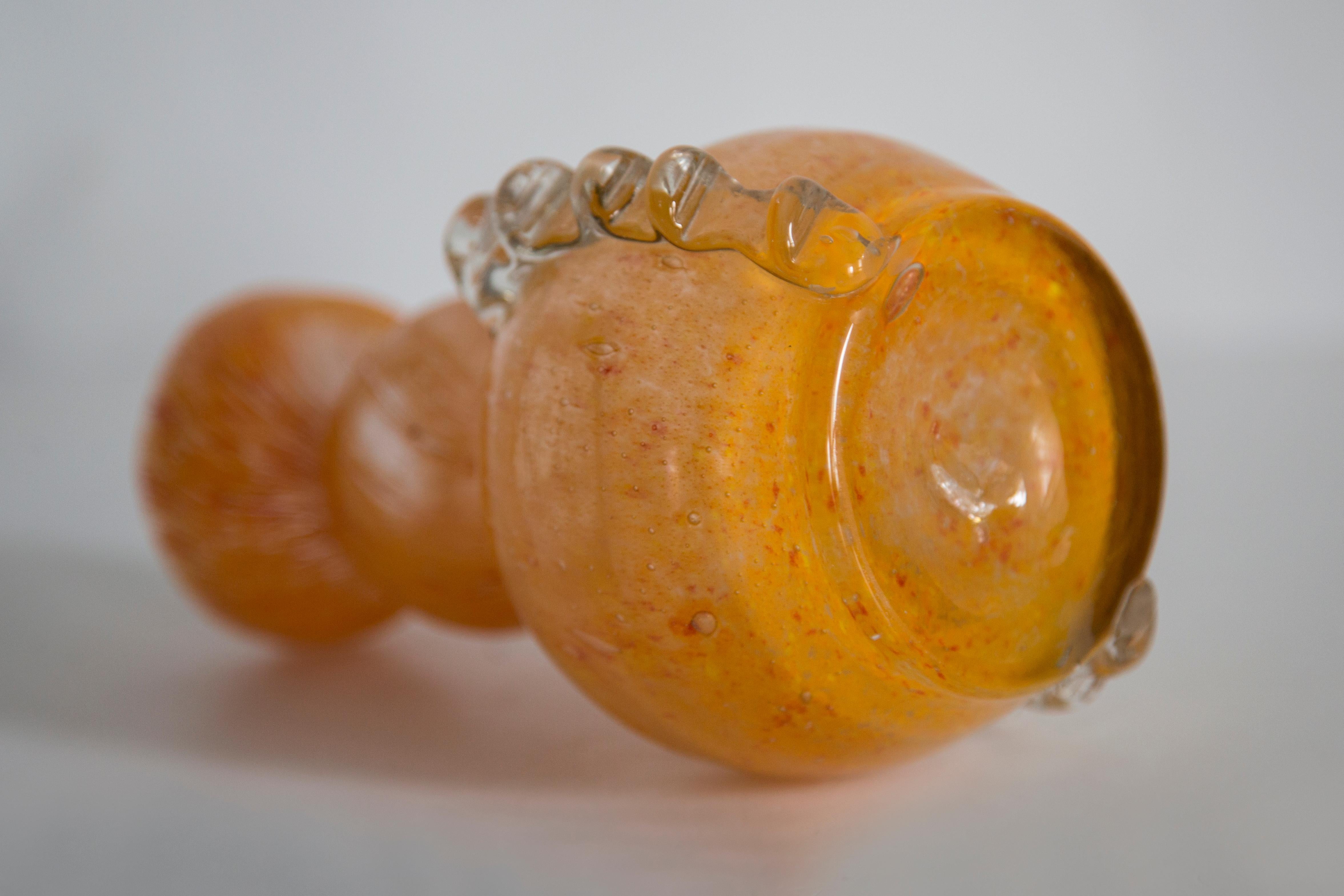 Vintage Vintage Artistic Glass Orange Vase, Tarnowiec, Sulczan, Europa, 1970er Jahre im Angebot 1