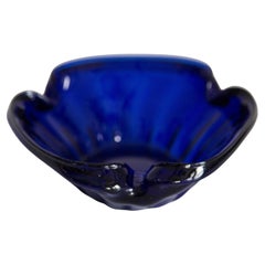 Cenicero Plato Decorativo de Vidrio con Flor Azul de Mediados de Siglo, Italia, años 60