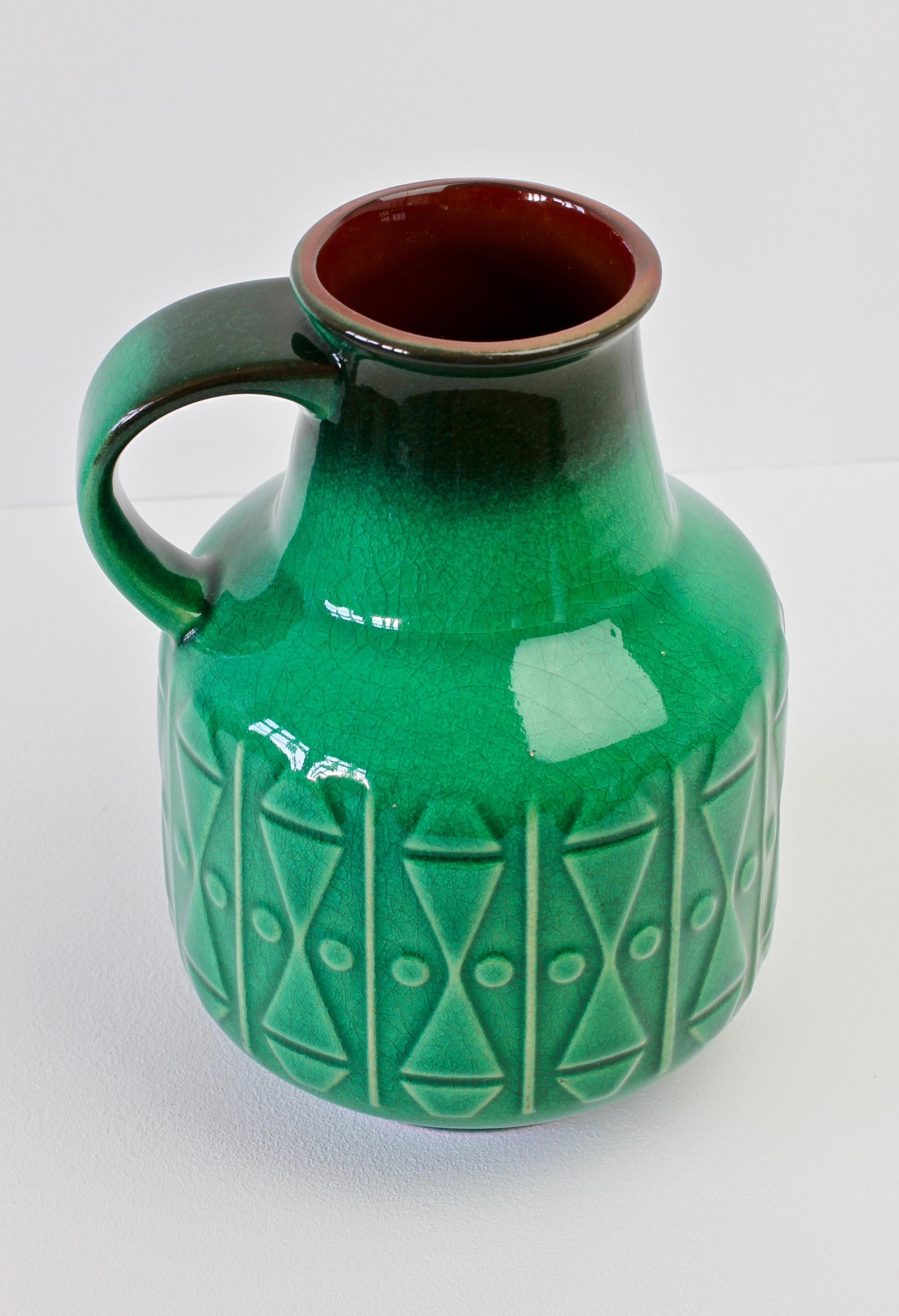 Midcentury Vintage Bright Green West German Vase by Gräflich Pottery, circa 1970 In Excellent Condition In Landau an der Isar, Bayern