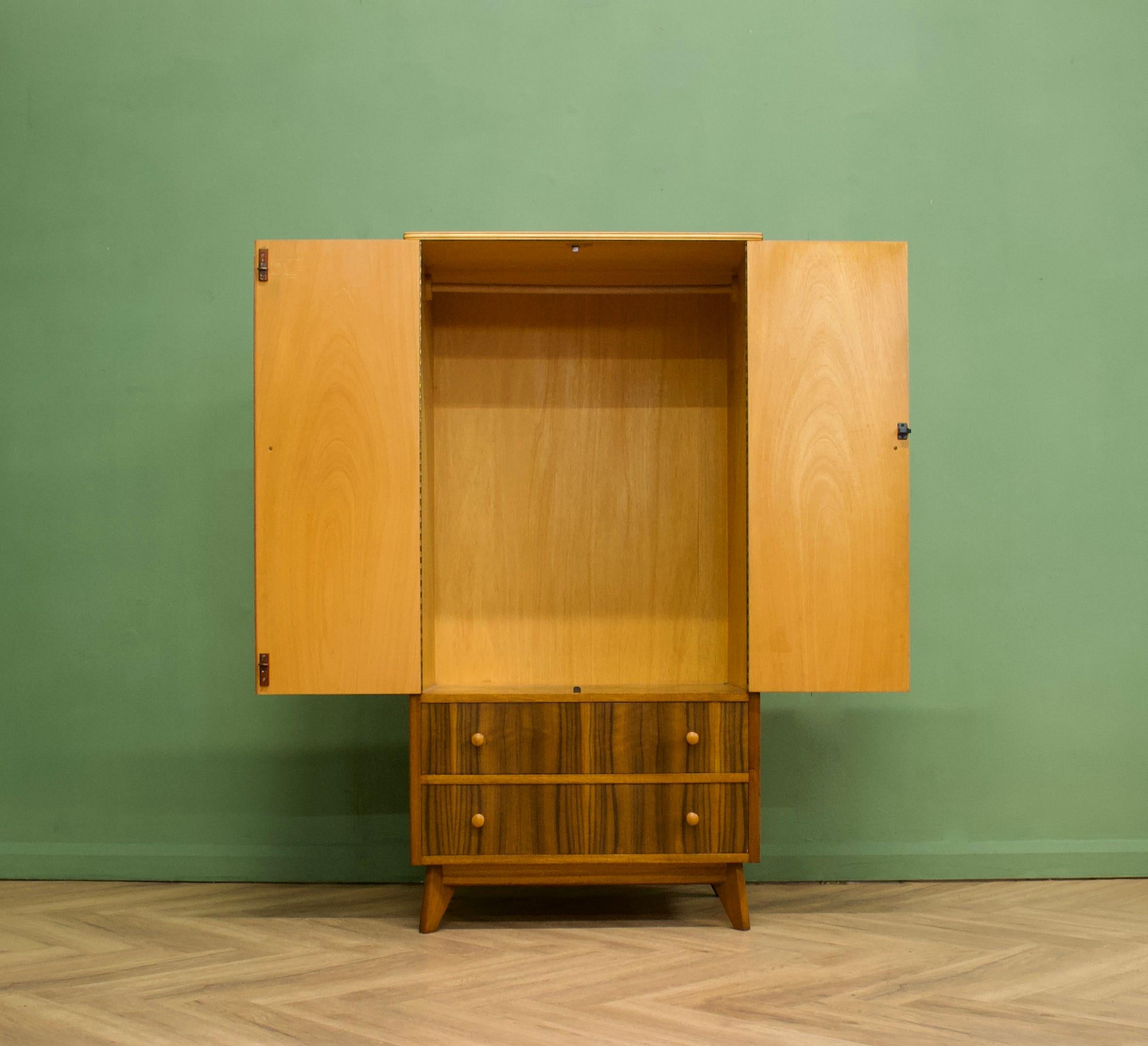 Midcentury Vintage Compact Walnut Wardrobe from Morris of Glasgow, 1950s In Good Condition For Sale In South Shields, GB