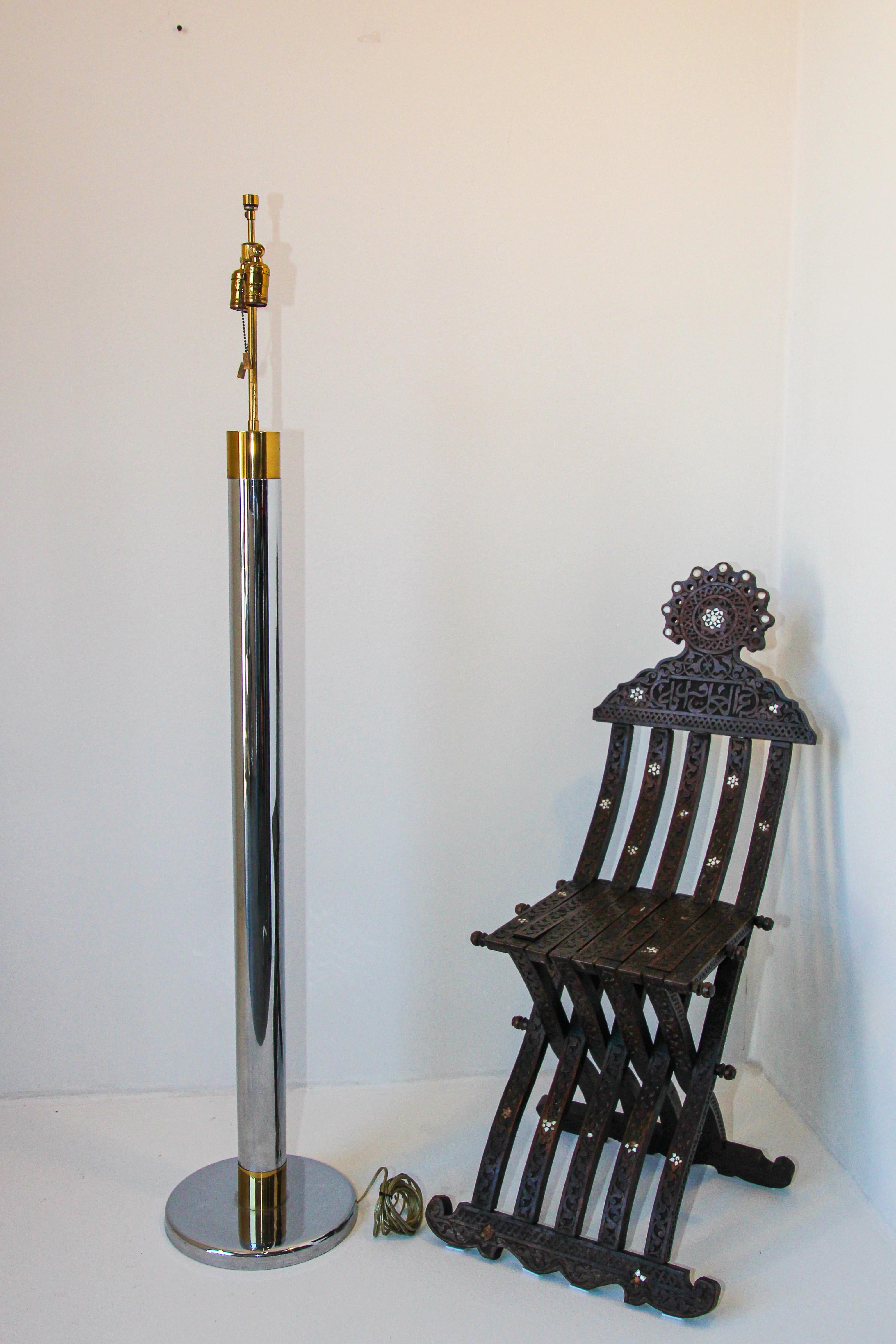Midcentury Vintage Italian Bicolor Chrome and Brass 1970s Tall Floor Lamp For Sale 3