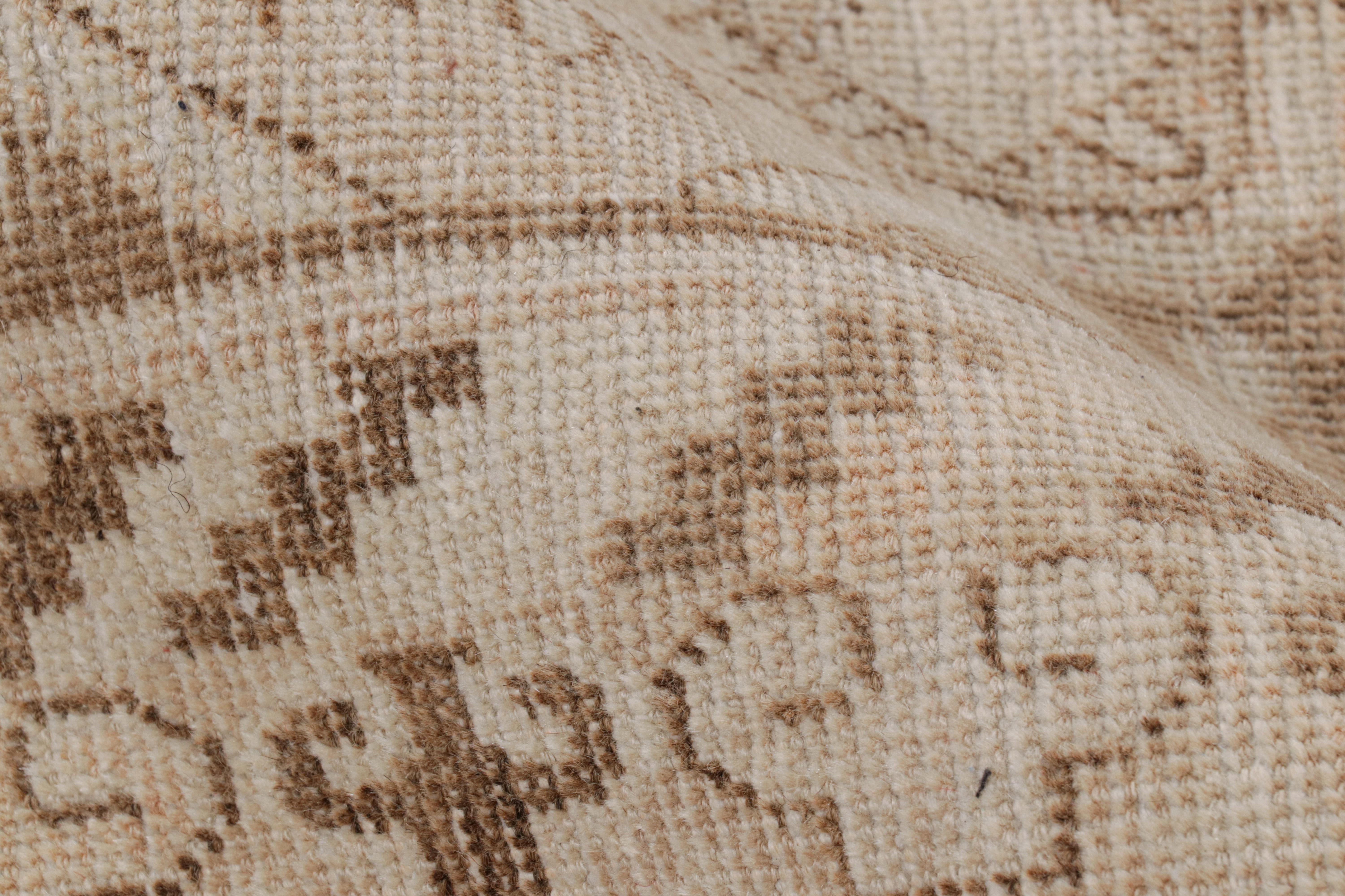 Lana Tappeto Khotan Vintage di transizione in lana beige e nera del Medioevo in vendita