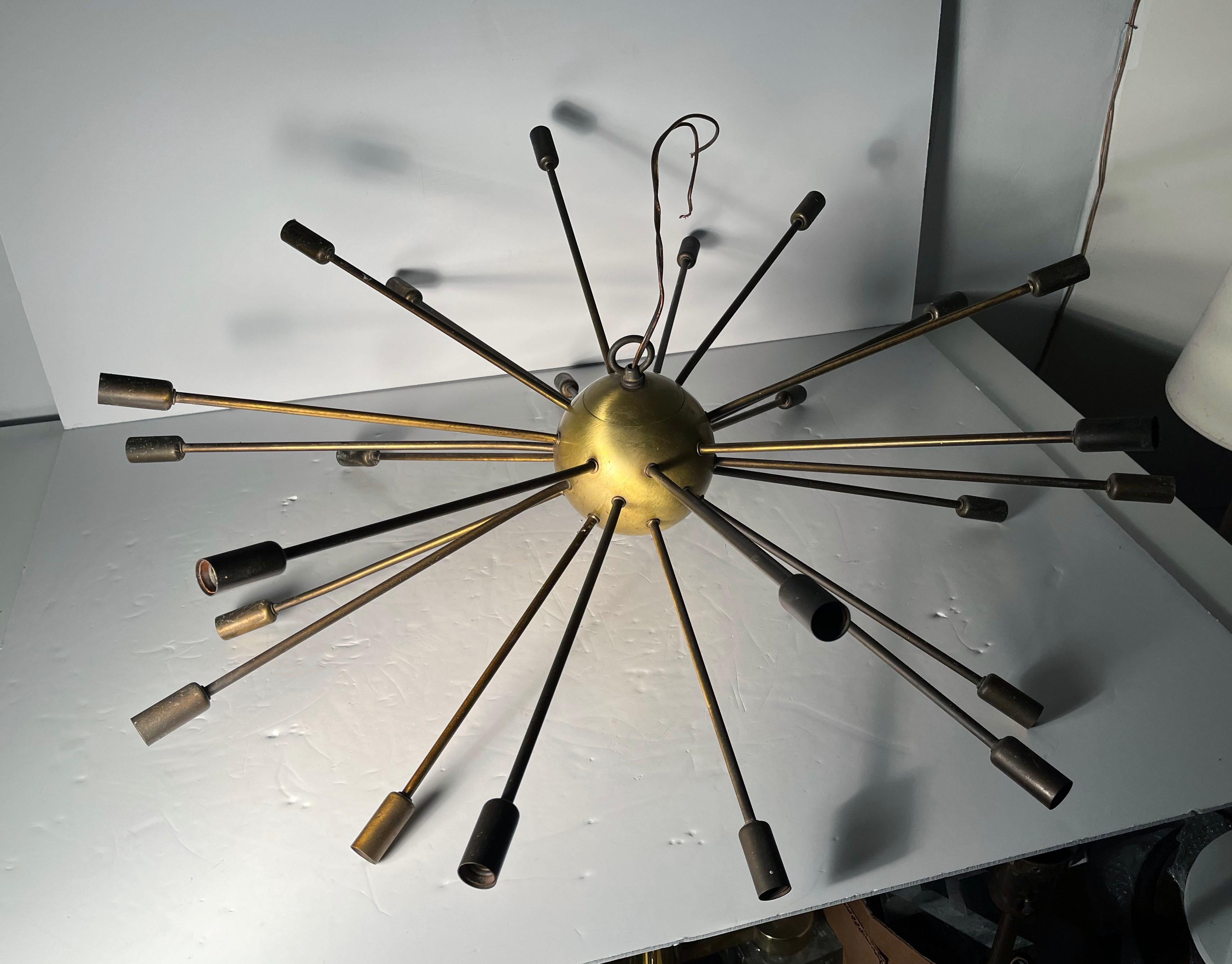 Midcentury Vintage Large Original Extreme Sputnik Chandelier In Good Condition For Sale In Chicago, IL
