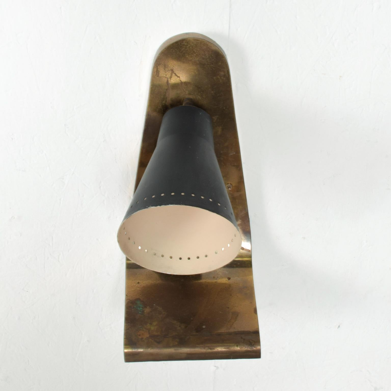 1960s Modern Black Brass Wall Sconce Style Stilnovo Italy In Good Condition In Chula Vista, CA