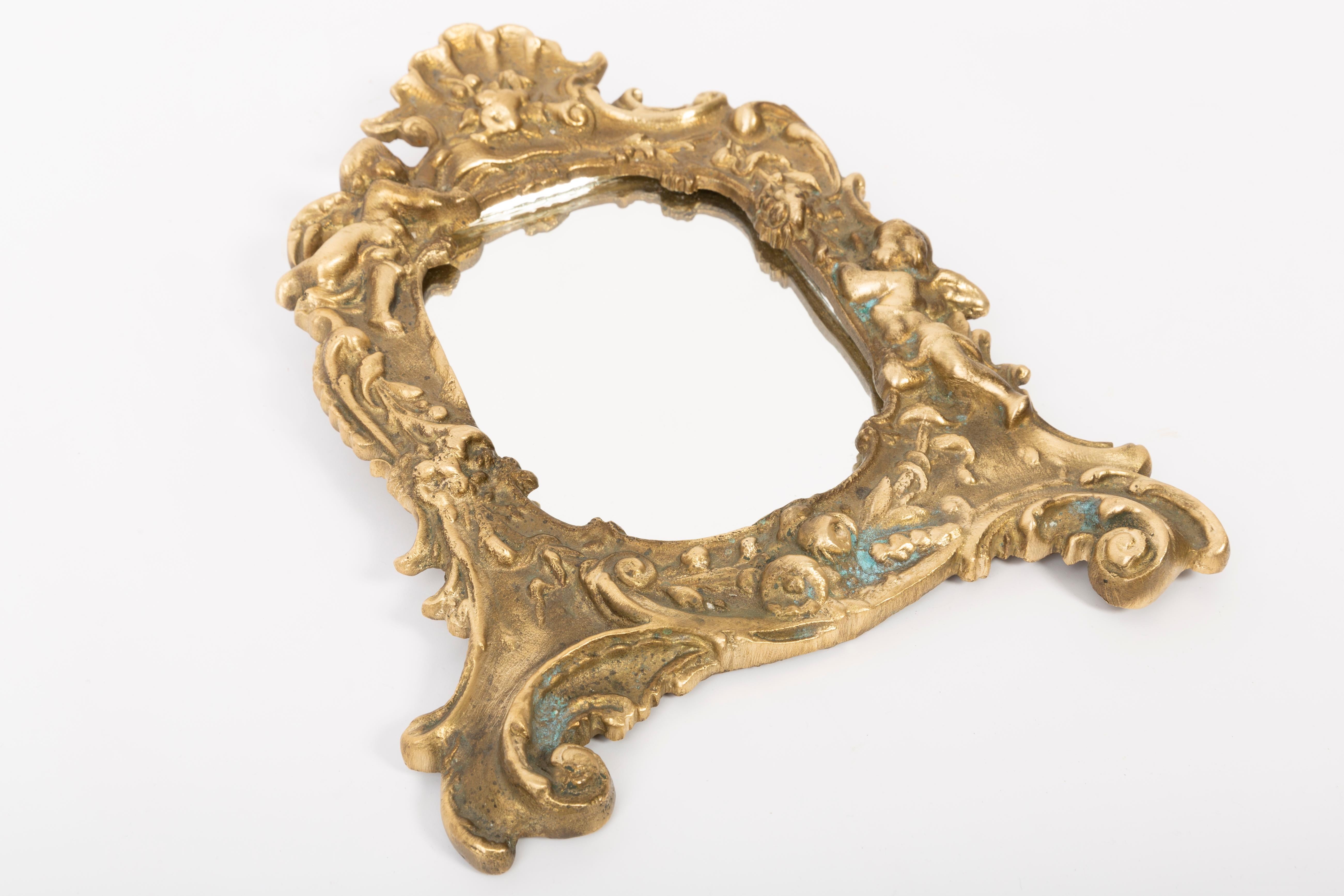 Mid-Century Modern Mini miroir vintage en or ancien avec anges, Italie, années 1960 en vente