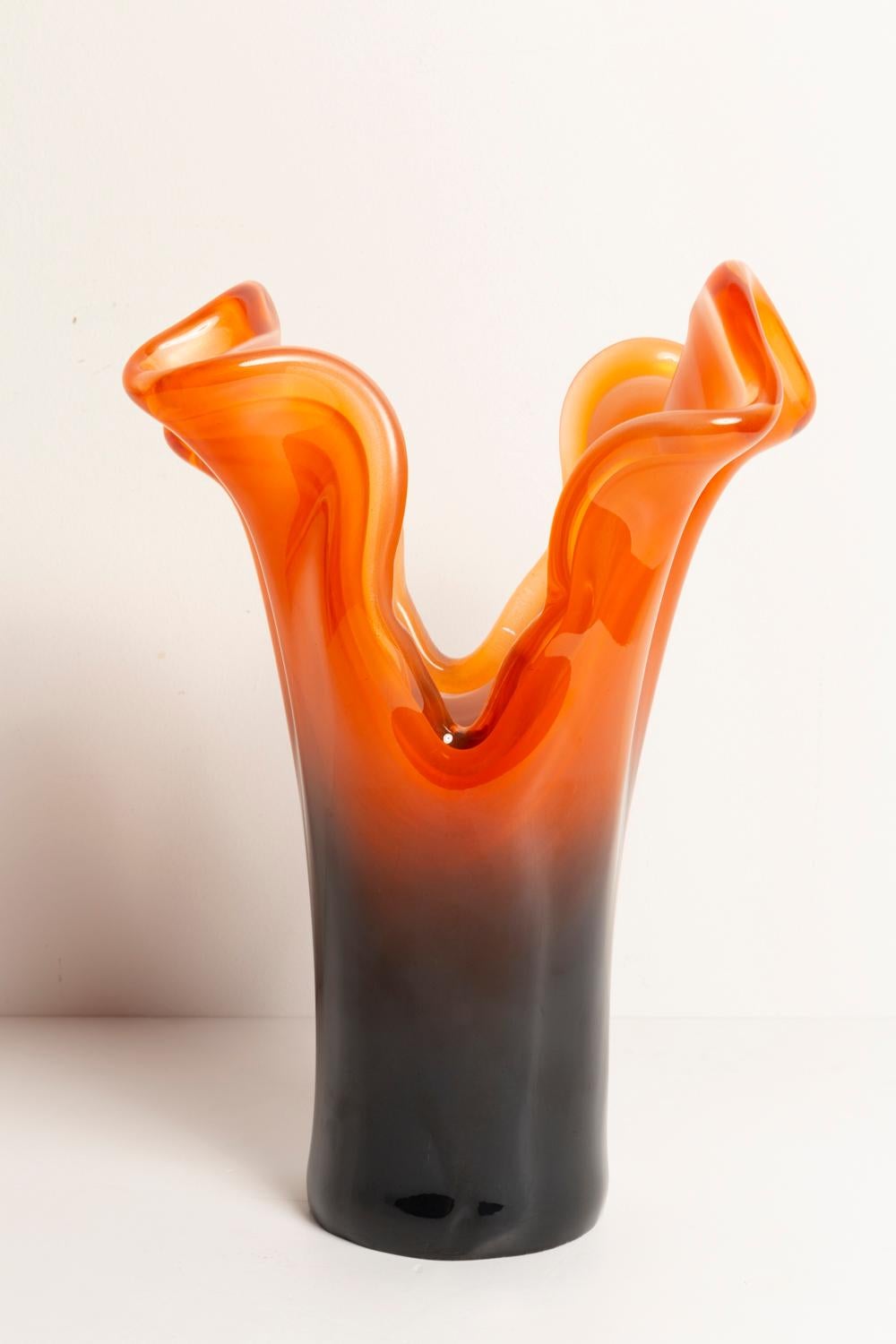 Midcentury Vintage Orange and Black Murano Glass Vase, Italy, 2000s For Sale 1