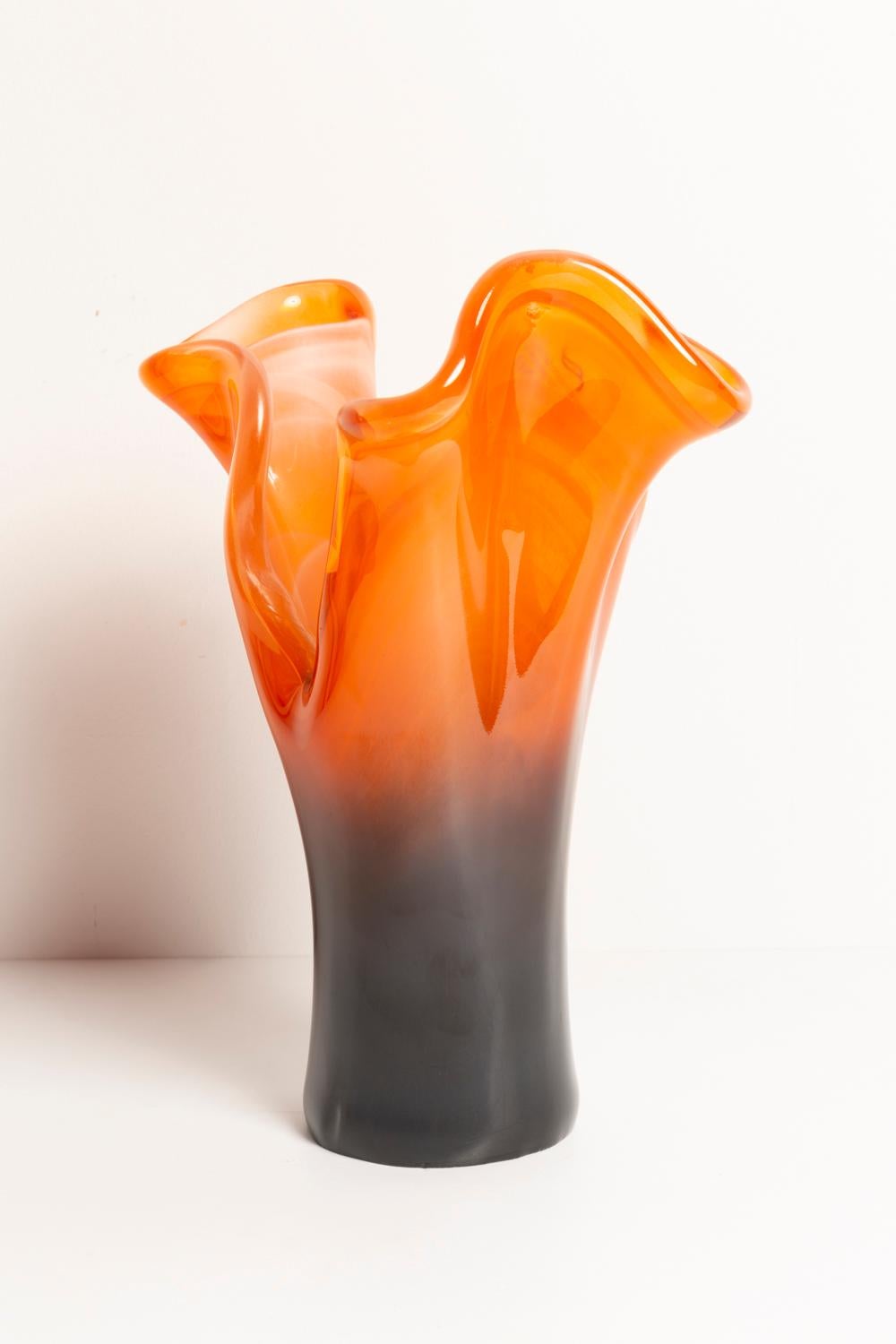 Midcentury Vintage Orange and Black Murano Glass Vase, Italy, 2000s For Sale 3