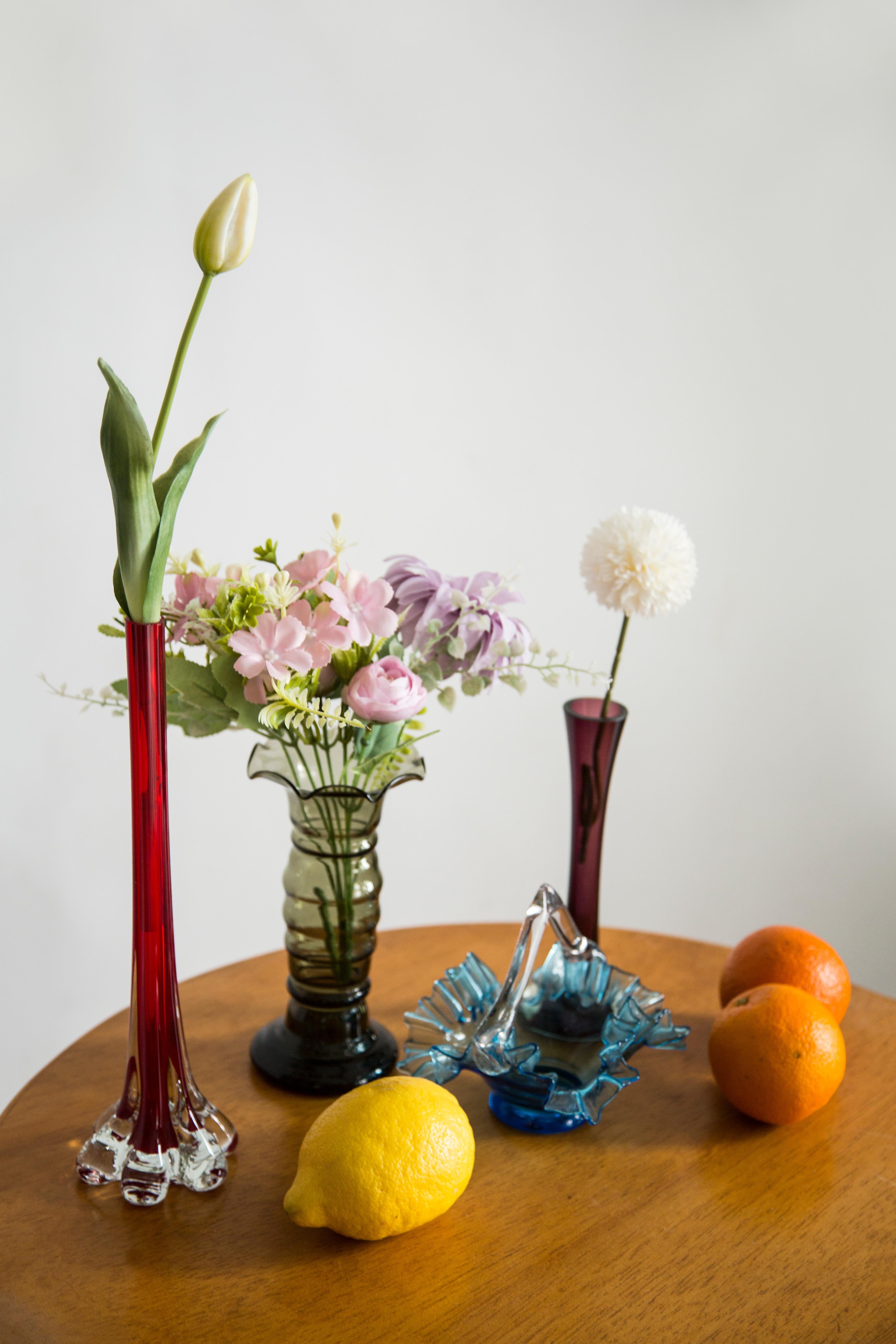 Vintage glass in very good condition. The vase looks like it has just been taken out of the box. No jags, defects etc. Only one unique piece. 



