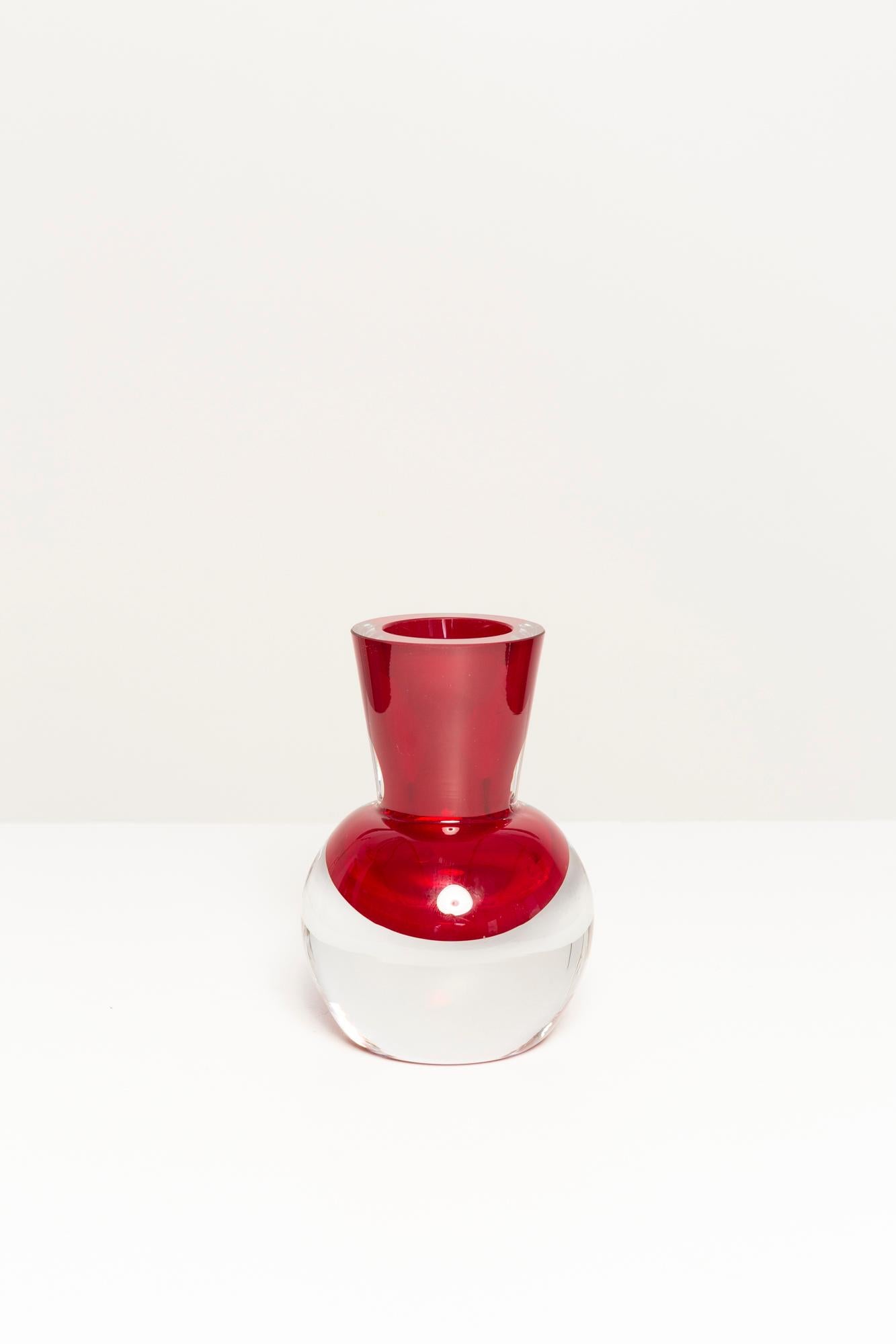 Midcentury Vintage Small Red Decorative Glass Vase, Europe, 1960s For Sale 6