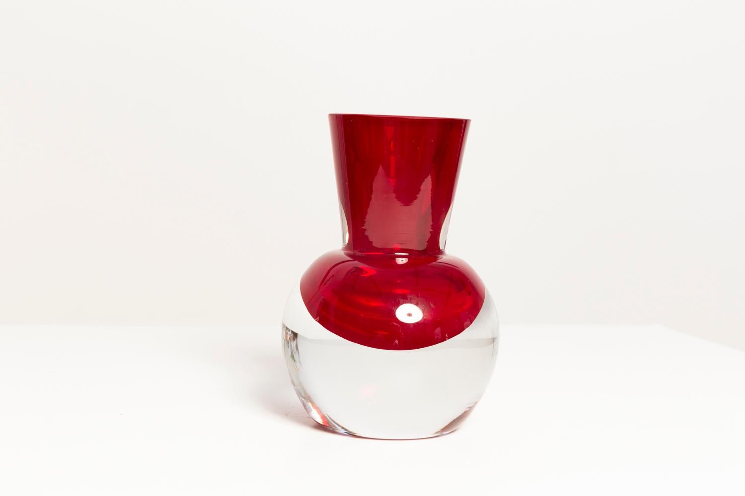 Midcentury Vintage Small Red Decorative Glass Vase, Europe, 1960s For Sale 8