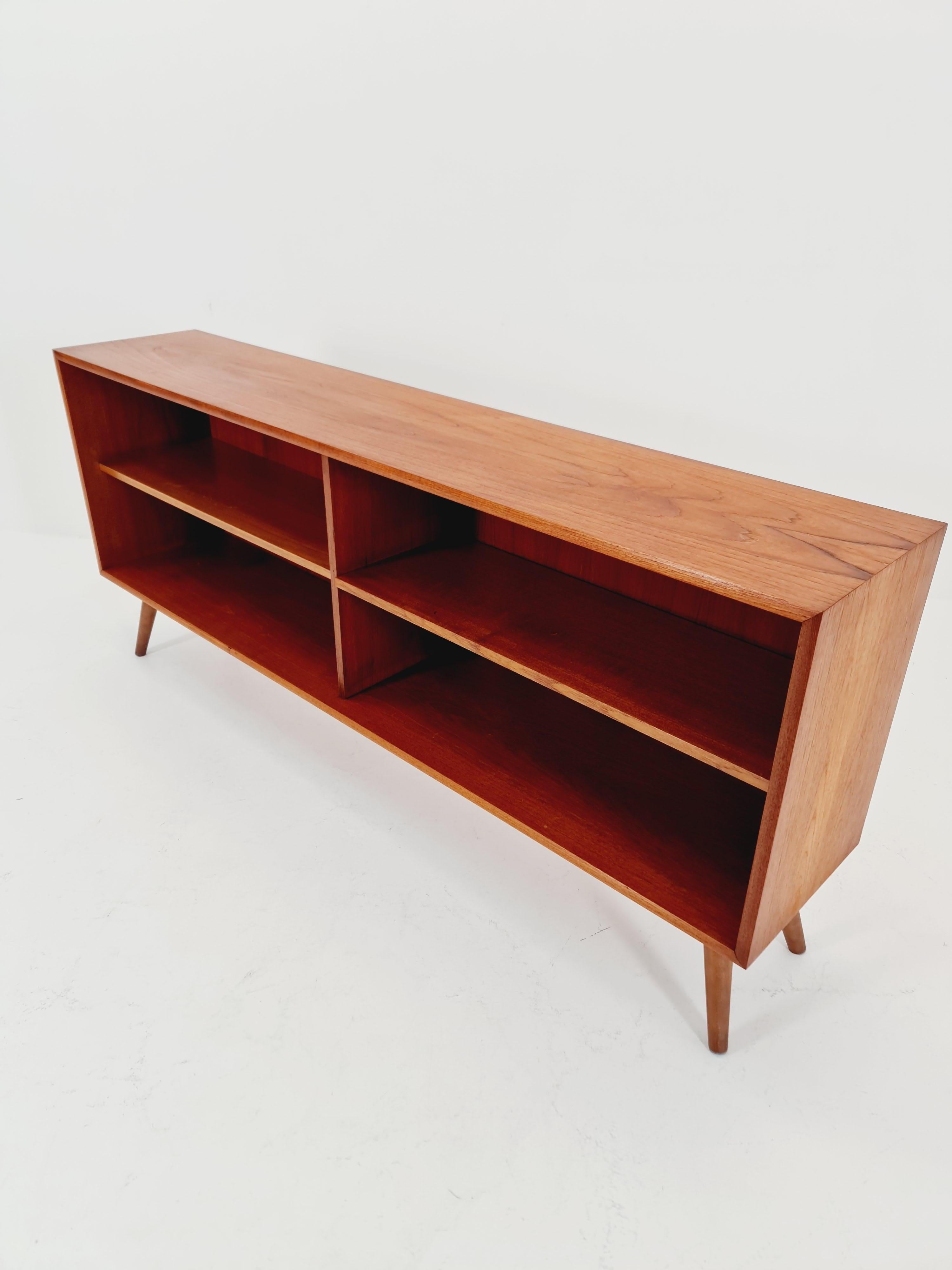 Libreria danese d'epoca in teak, anni '60 In condizioni buone in vendita a Gaggenau, DE