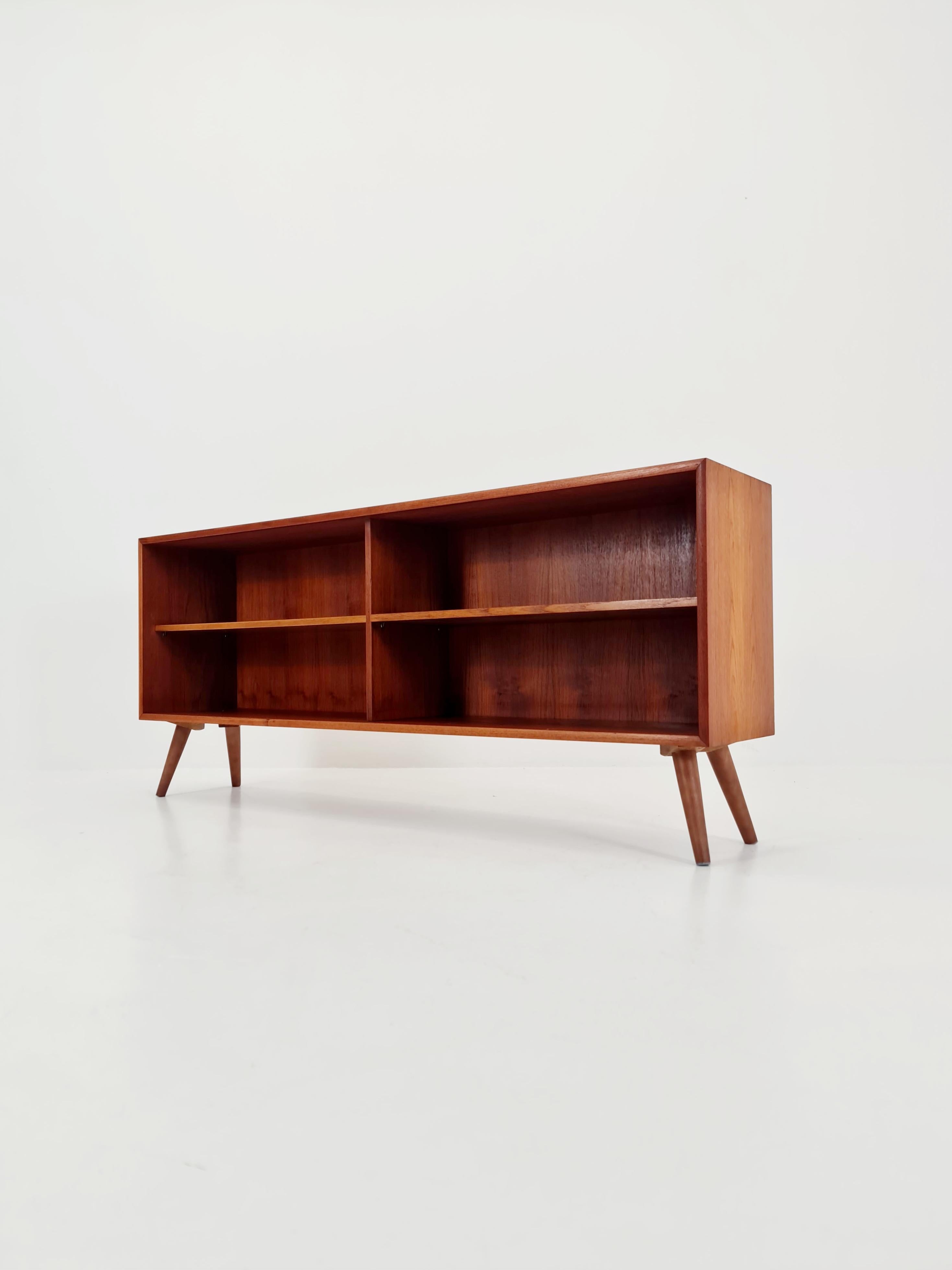 Metà XX secolo Libreria danese d'epoca in teak, anni '60 in vendita
