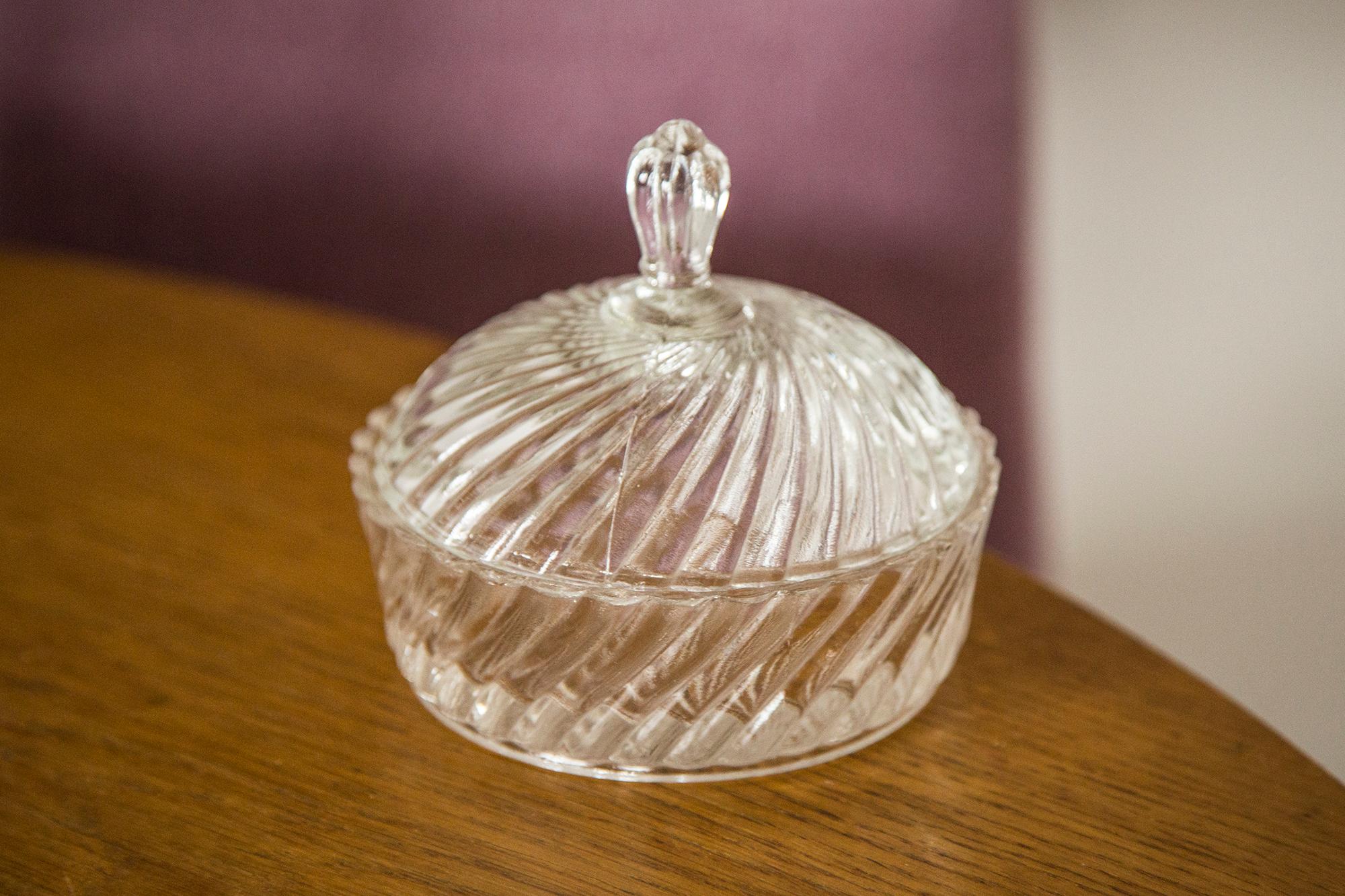 Midcentury Vintage Transparent Crystal Glass Sugar Bowl, Italy, 1960s In Good Condition For Sale In 05-080 Hornowek, PL