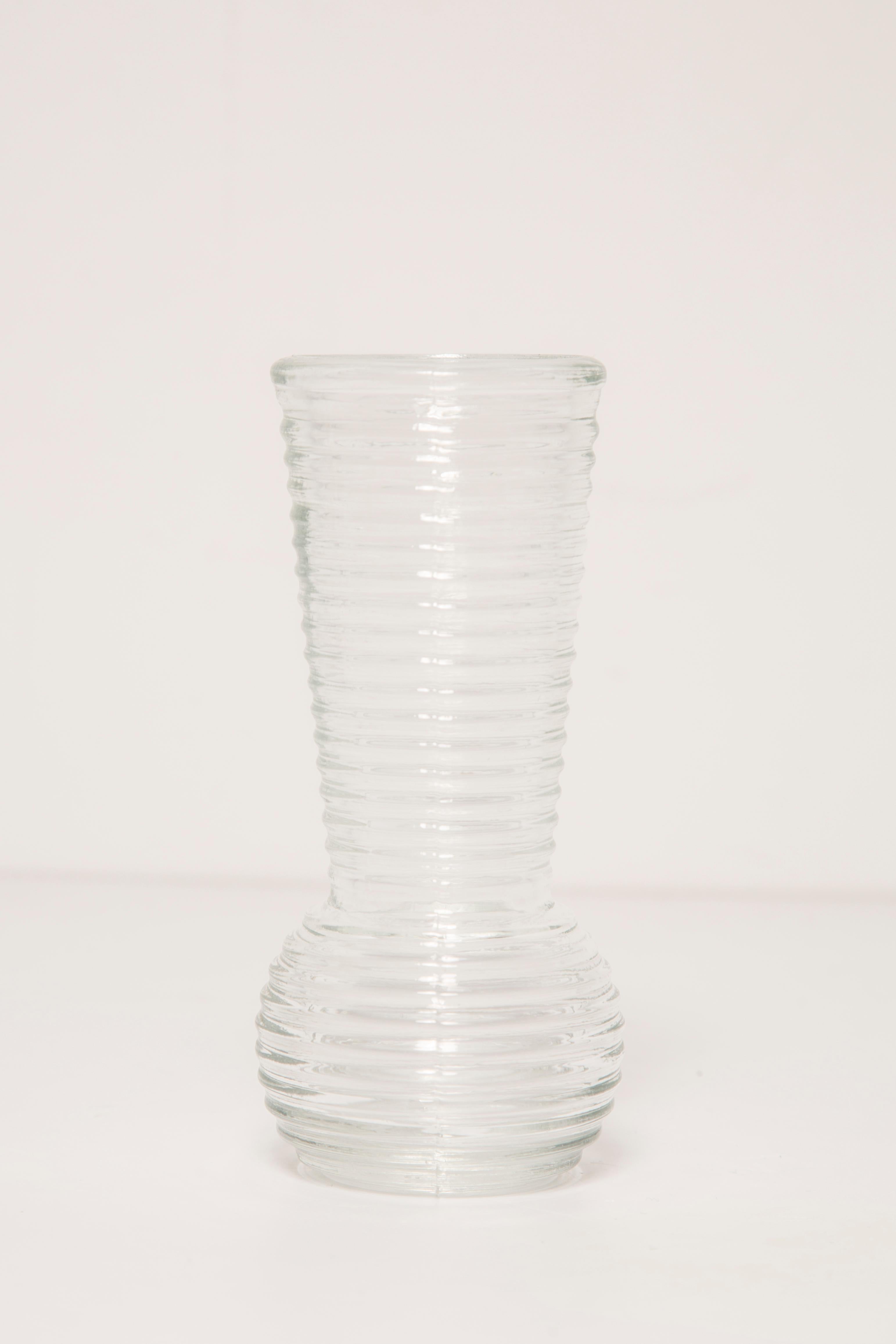 20ième siècle Petit vase transparent vintage du milieu du siècle dernier, Europe, années 1960 en vente