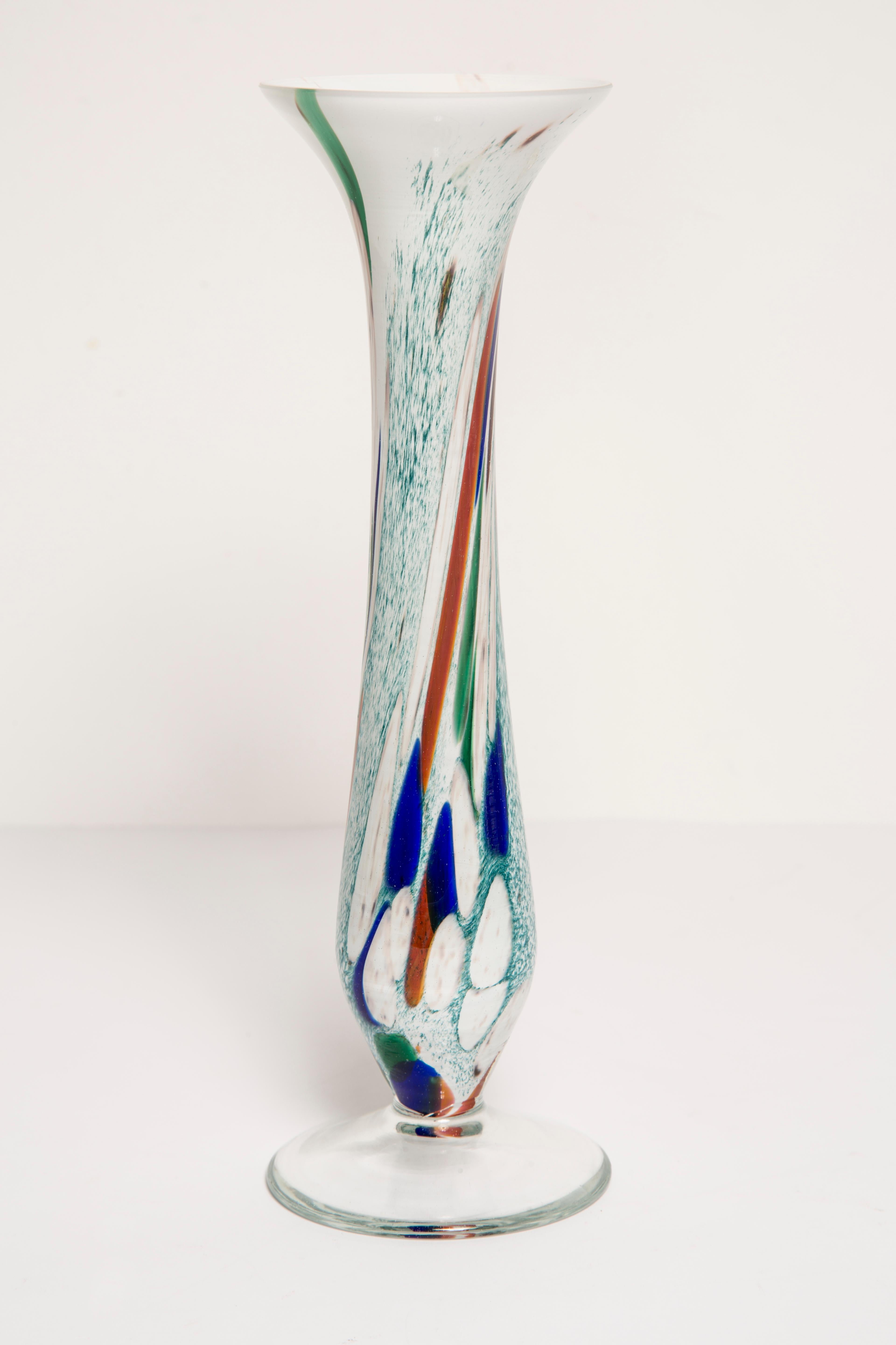 Midcentury Vintage White and Blue Slim Murano Vase, Italy, 1960s For Sale 1