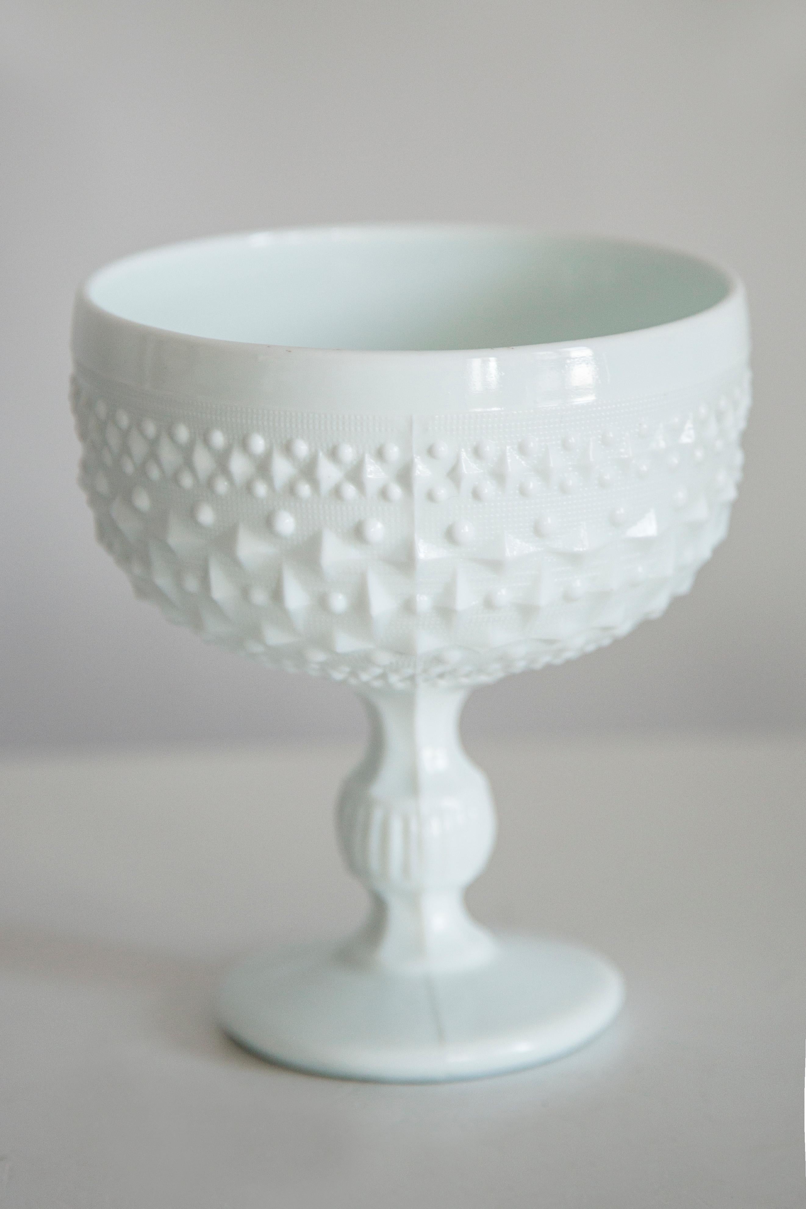 Midcentury Vintage White Glass Sugar Bowl, Italy, 1960s In Good Condition In 05-080 Hornowek, PL
