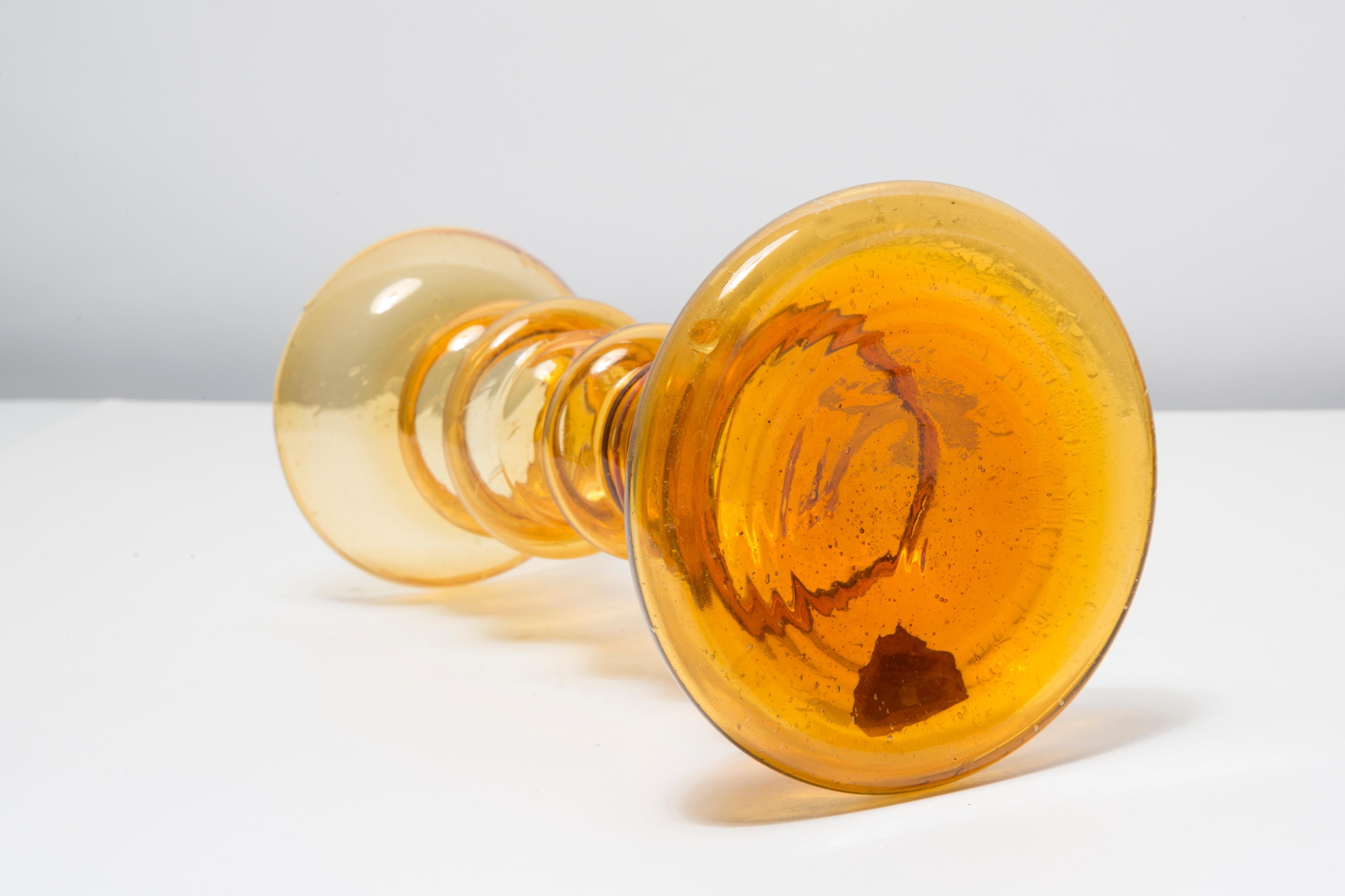 Gelbe geometrische Vase aus der Jahrhundertmitte, Europa, 1960er Jahre (Glas) im Angebot