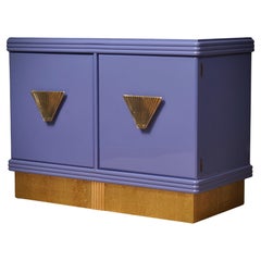 Aparador Buffet Credenze de mediados de siglo en color violeta y latón, 1980