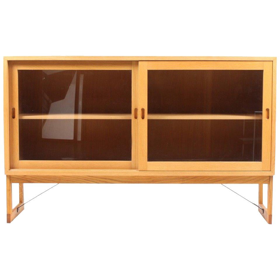 Vetrina del Medioevo in Oak di Børge Mogensen, Made in Sweden in vendita