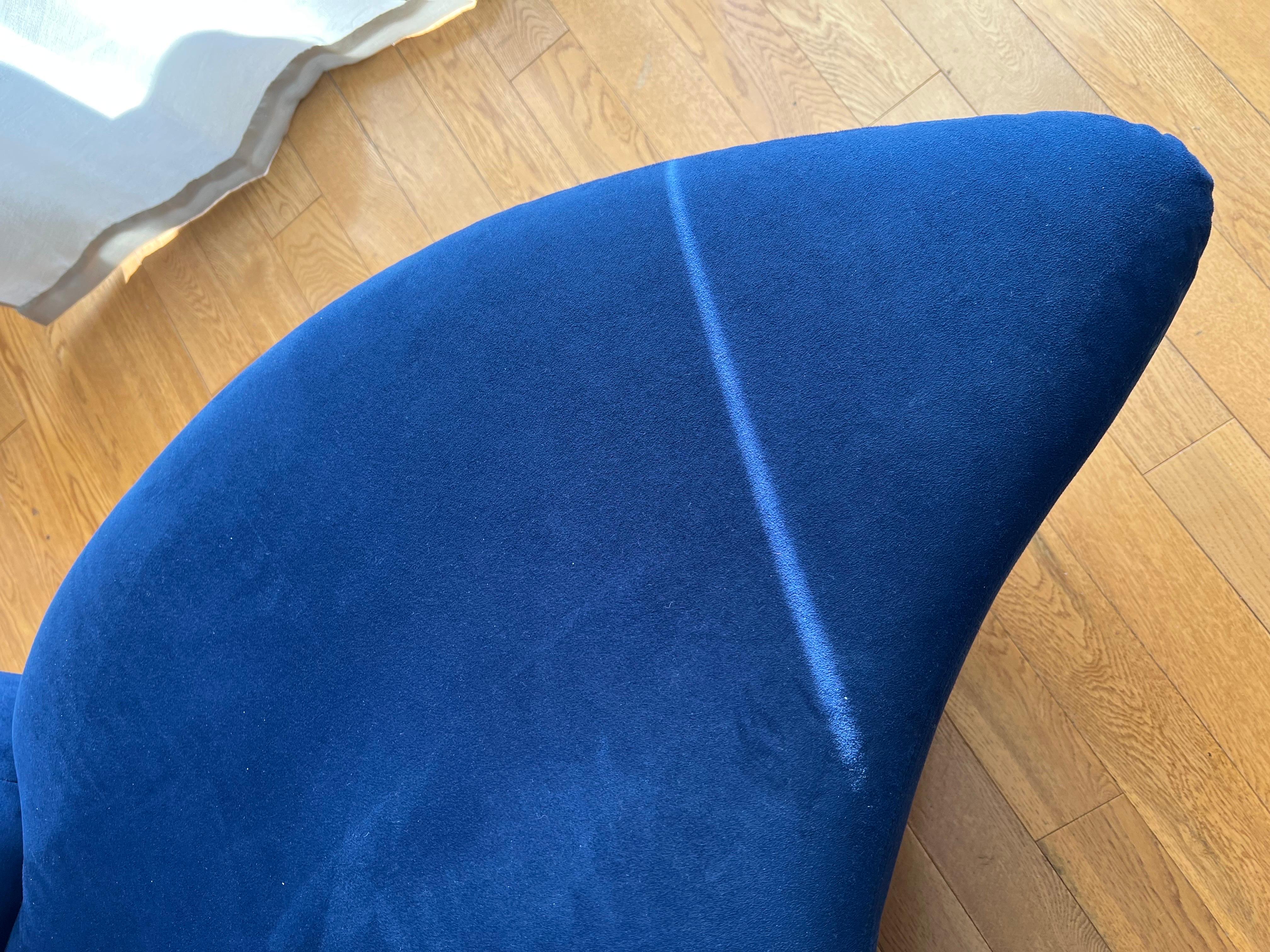 Italian Midcentury Bilboa Curved Sofa in Royal Blue, attributed to Vladimir Kagan  For Sale