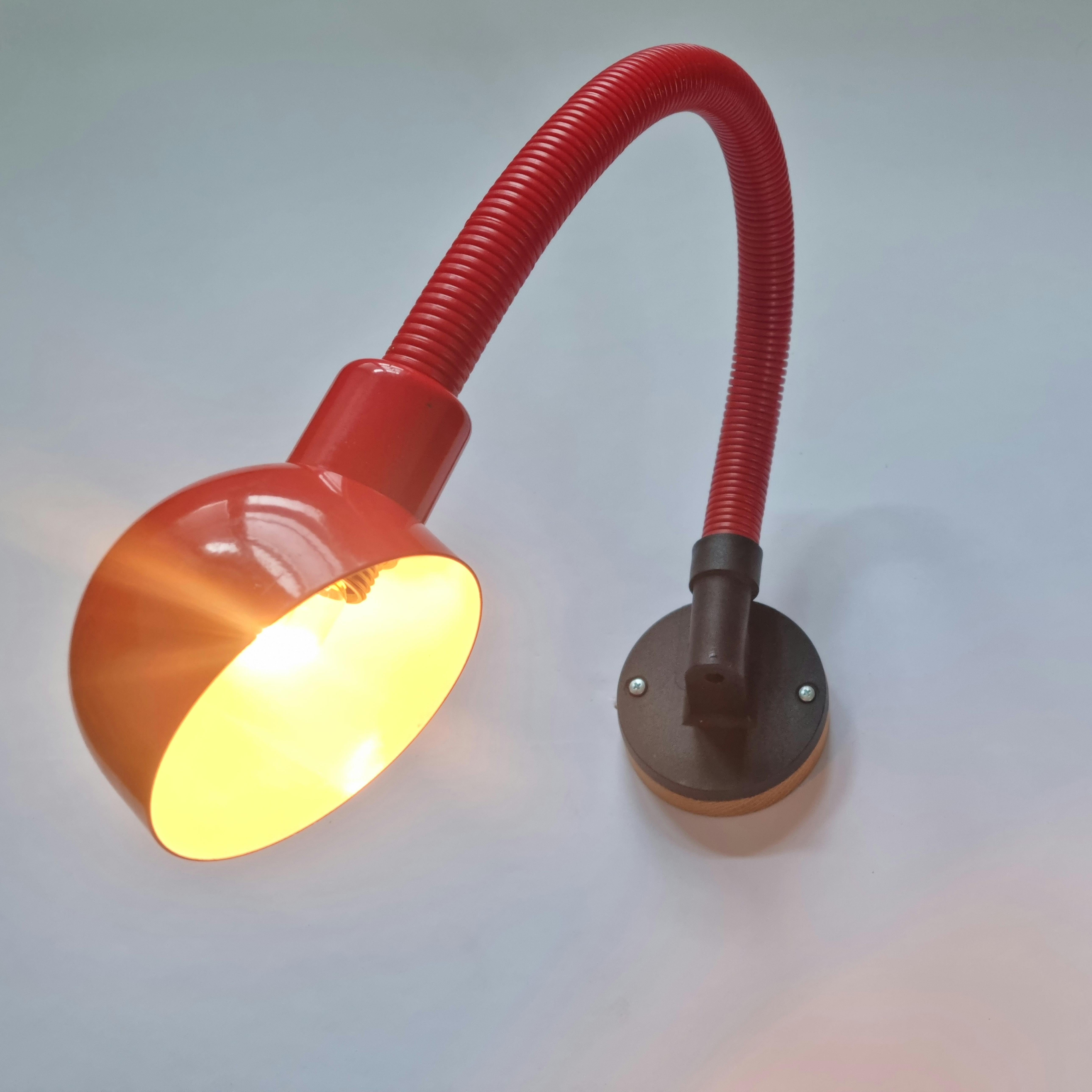 Midcentury Wall Adjustable Lamp Hebi, Isao Hosoe, Valenti Luce, Italy, 1970s In Good Condition In Praha, CZ