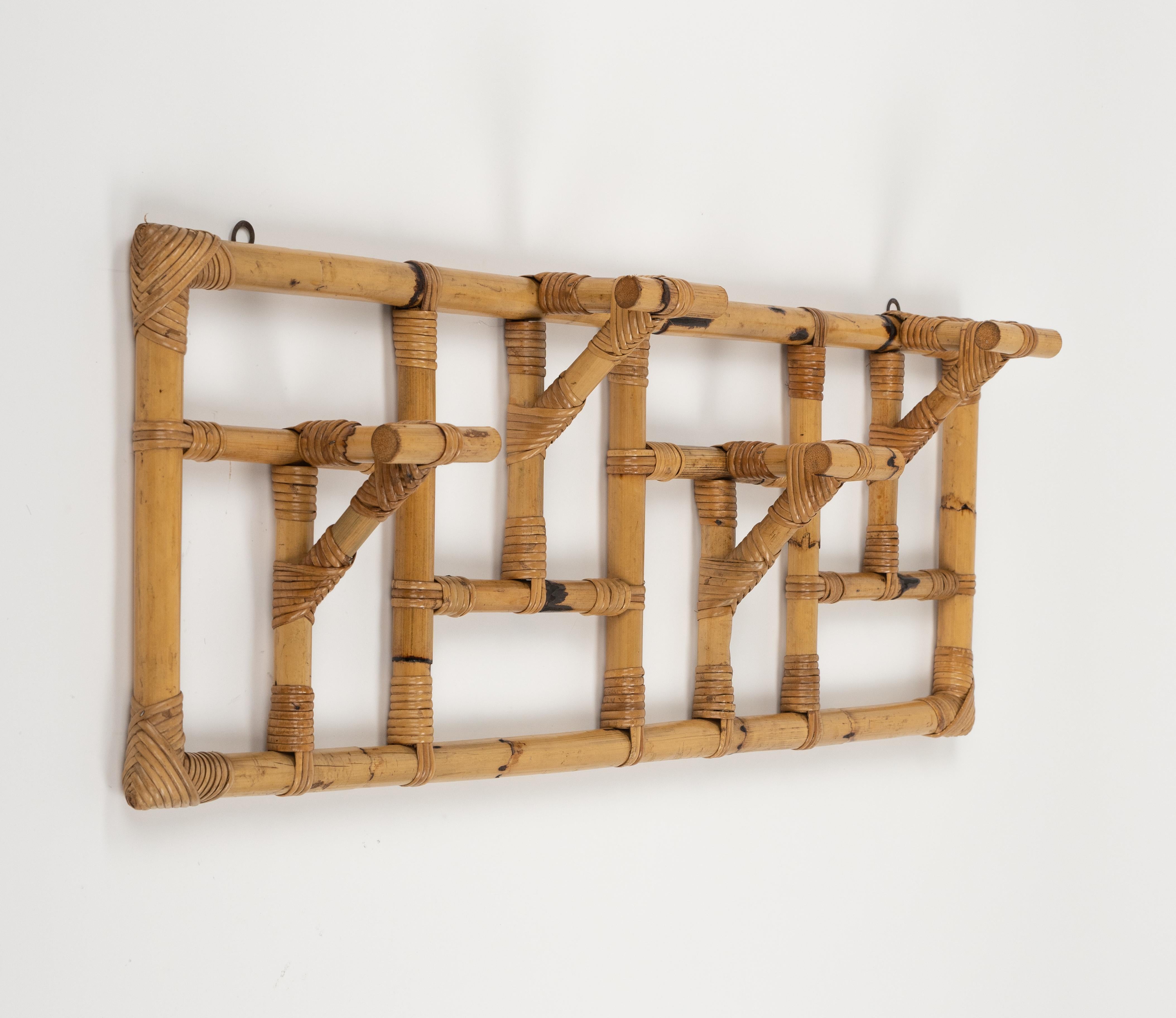 Midcentury beautiful rectangular Coat Rack in bamboo and rattan featuring five hooks
in the style of Vivai Del Sud.  

Made in Italy in the 1970s.  

Vivai del sud, Gabriella Crespi and Arpex were the three leading design studios in 60/70s Italy