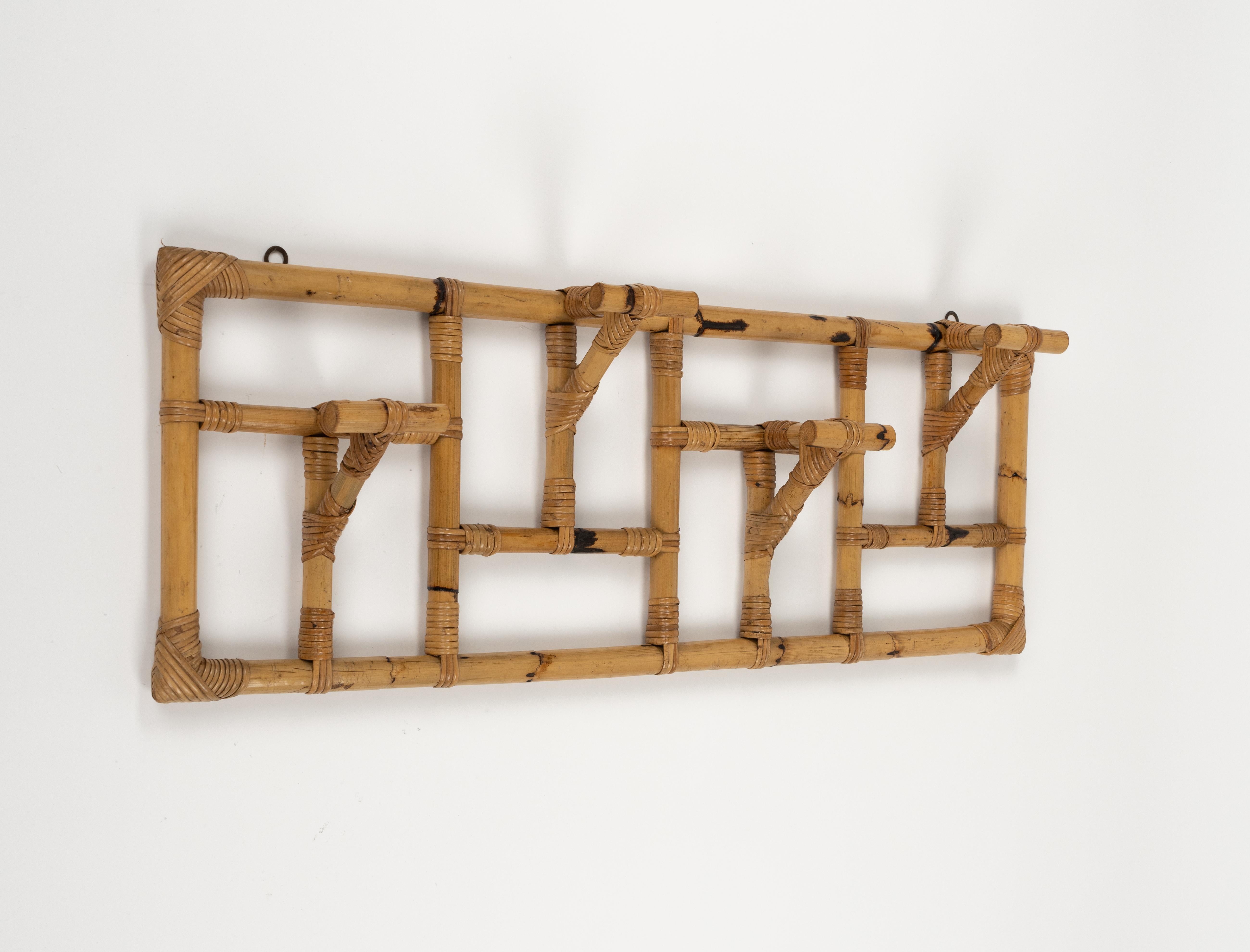 Italian Midcentury Wall Coat Rack in Bamboo and Rattan Vivai Del Sud Style, Italy 1970s