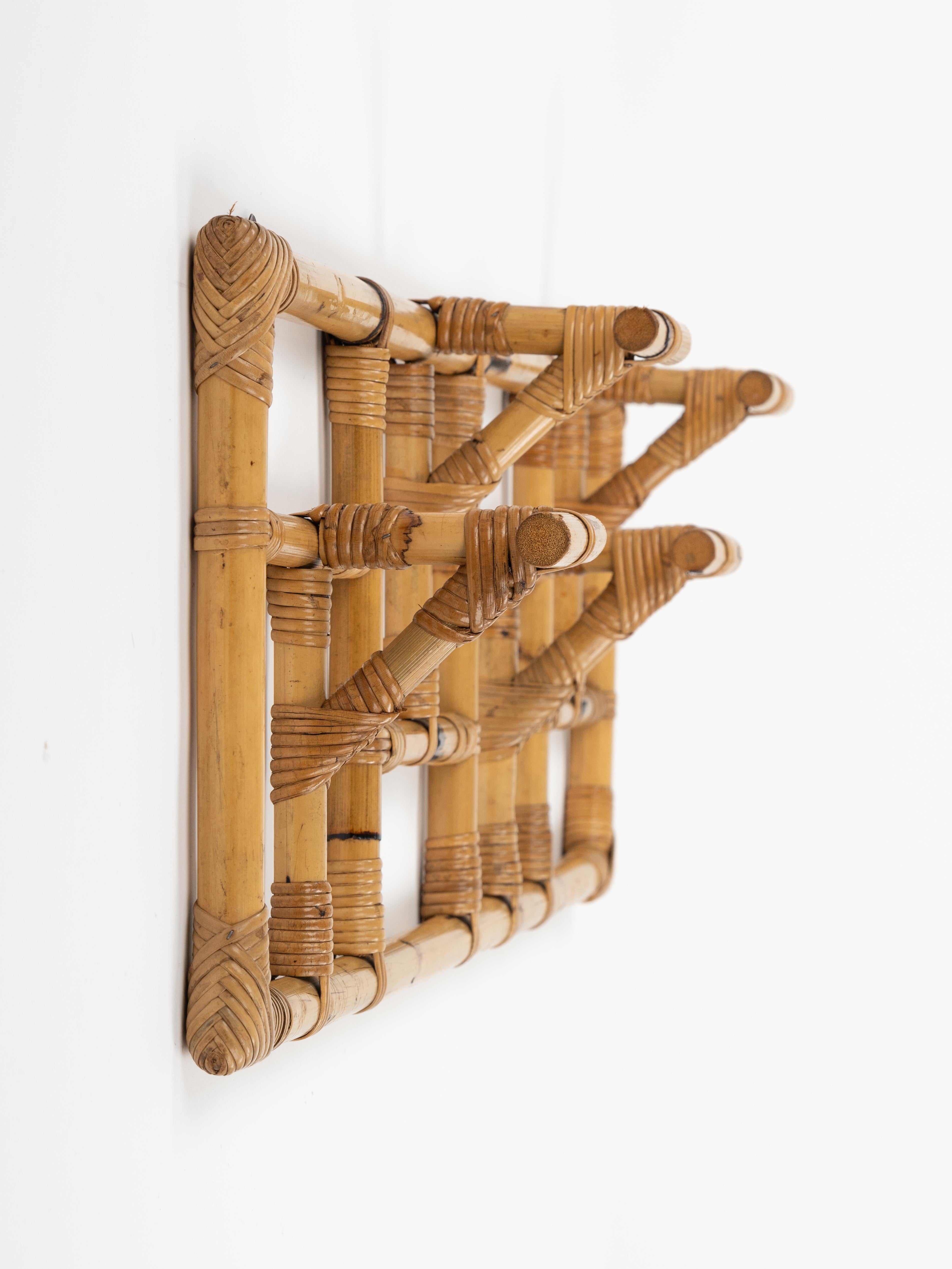 Midcentury Wall Coat Rack in Bamboo and Rattan Vivai Del Sud Style, Italy 1970s In Good Condition In Rome, IT