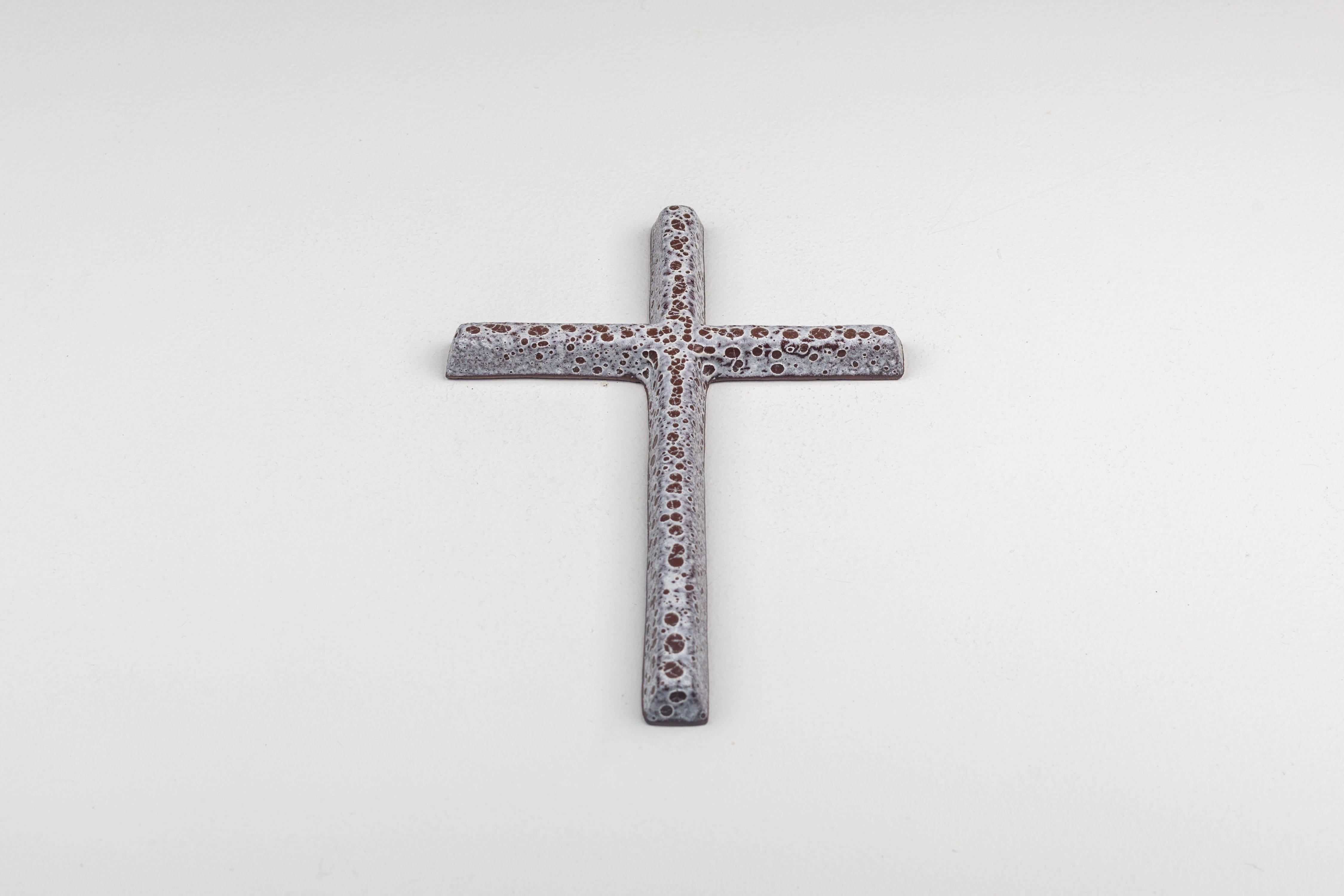 Mid-Century Fat Lava Ceramic Cross For Sale 4