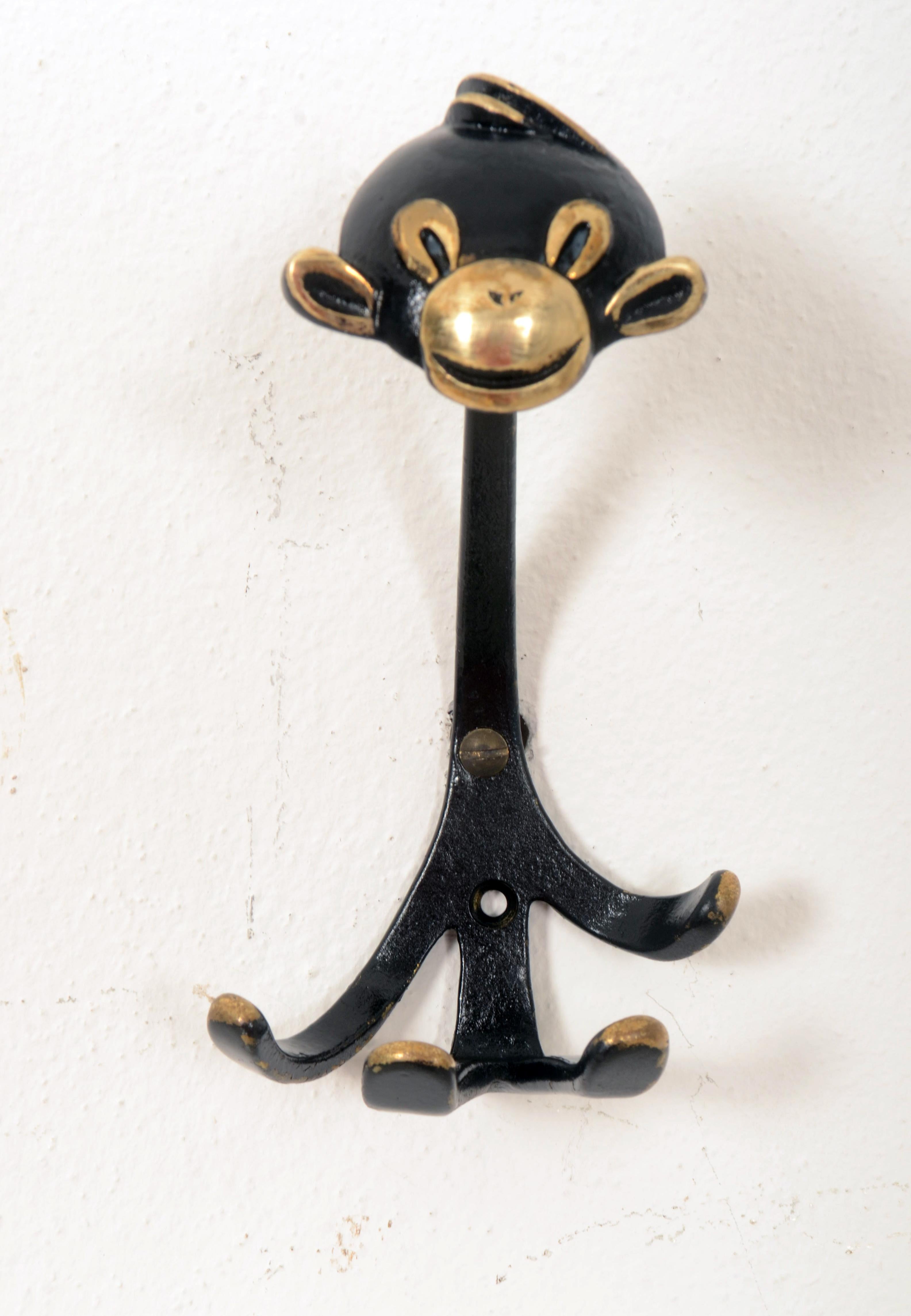 Wandhaken „Monkey“ aus der Mitte des Jahrhunderts von Walter Bosse (Moderne der Mitte des Jahrhunderts) im Angebot