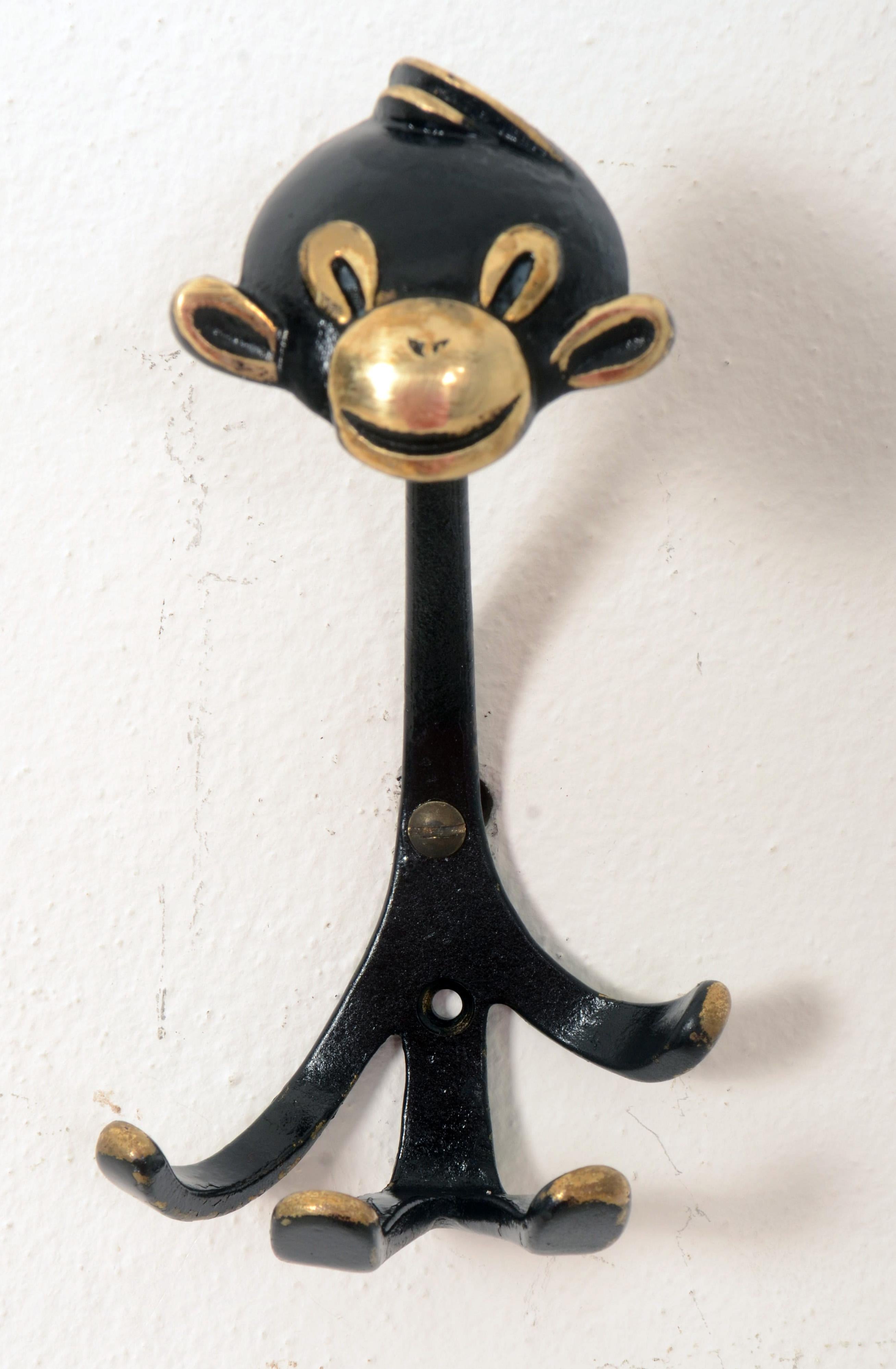 Wandhaken „Monkey“ aus der Mitte des Jahrhunderts von Walter Bosse im Zustand „Gut“ im Angebot in Vienna, AT